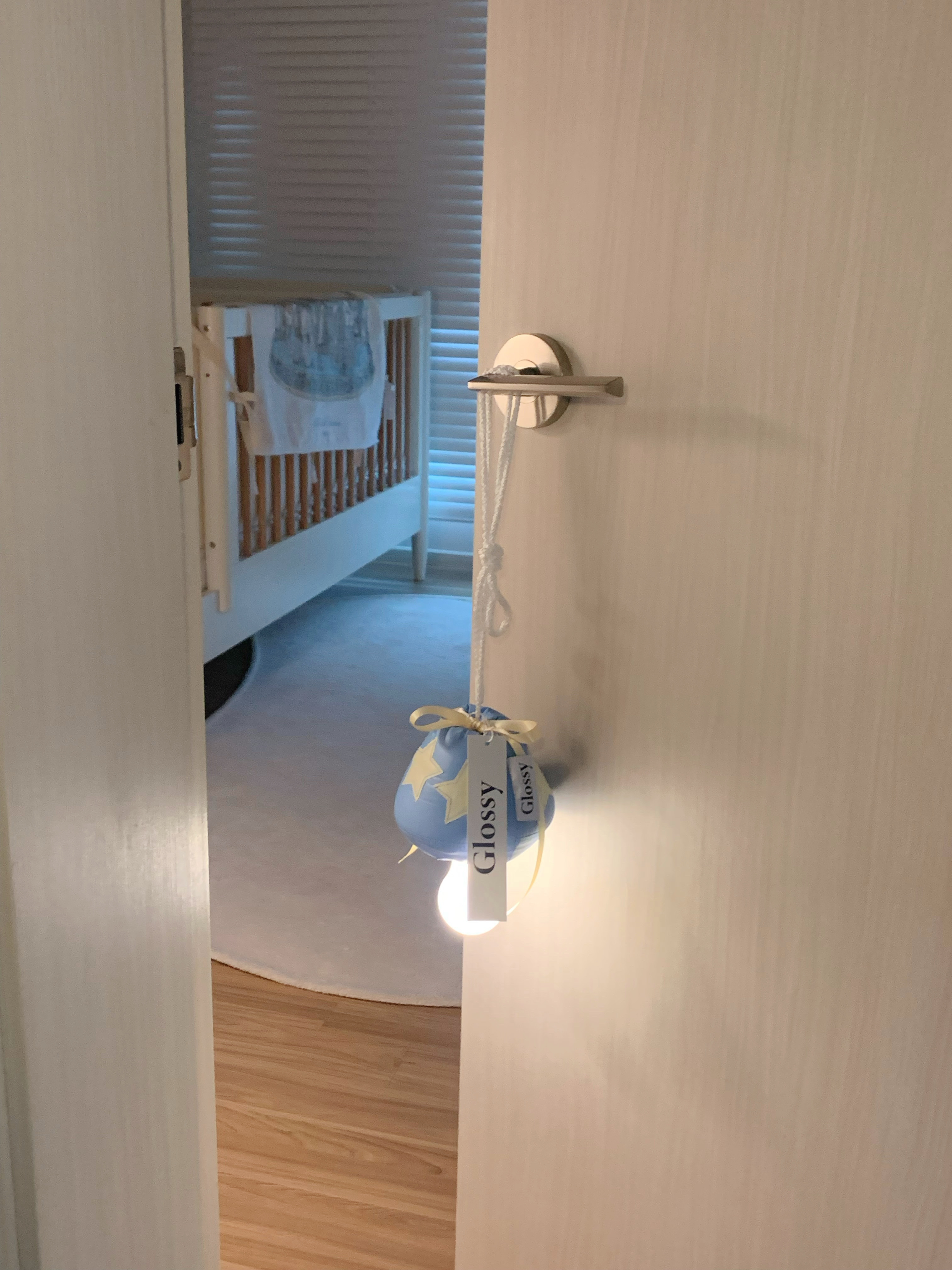[KREAM 단독] Glossy Candy Star Mushroom Lamp Blue 착용 스타일 - 9