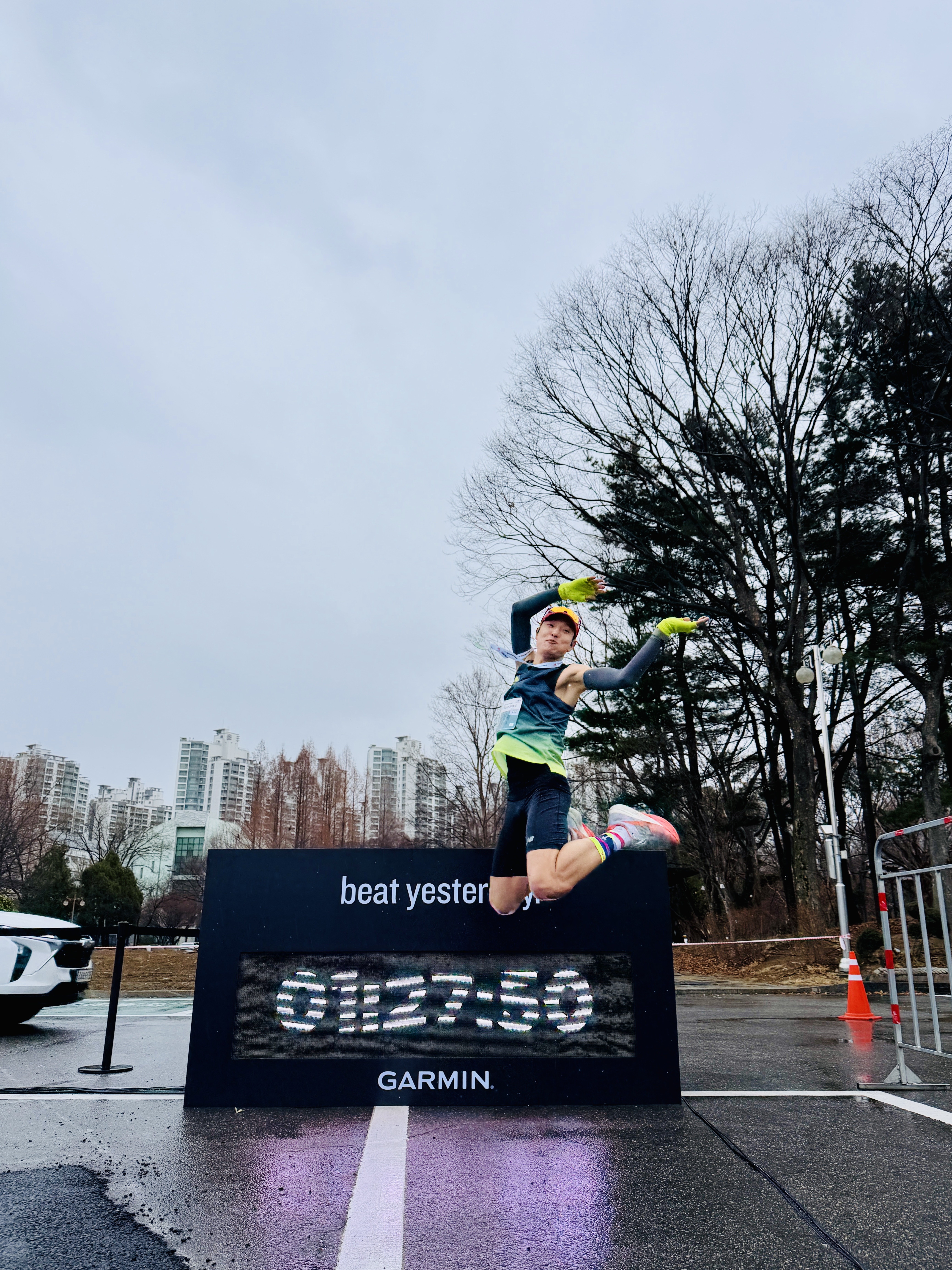 New Balance TCS NYC Marathon FuelCell SC Elite v5 Grapefruit Grey Matter - D Standard, New Balance Sleek Pocket 9 Inch Half Tights Black 착용 스타일 - 1