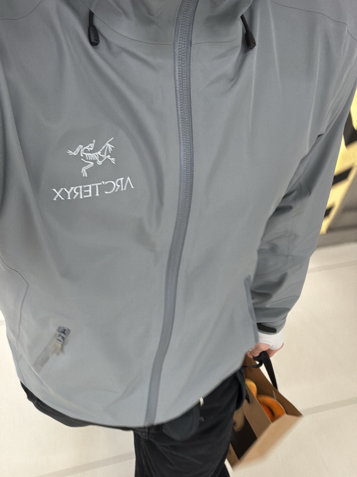 Arc'teryx Beta SL Jacket Void 착용 스타일 - 1