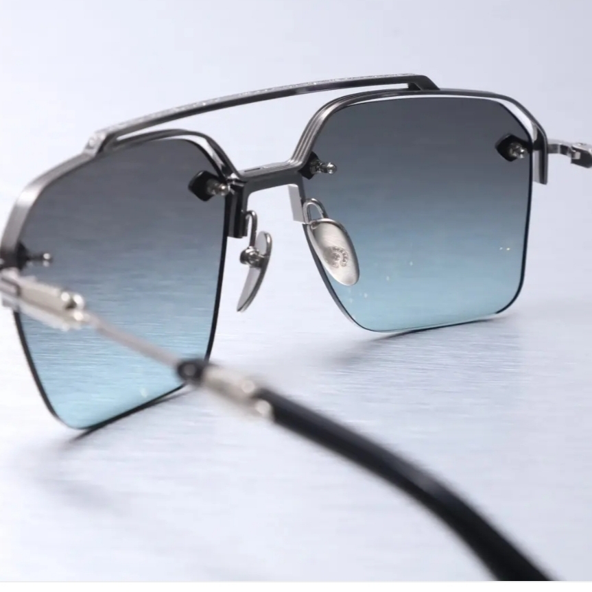 Chrome Hearts Bidi Esem Brushed Alloy Black Plastic 착용 스타일 - 4