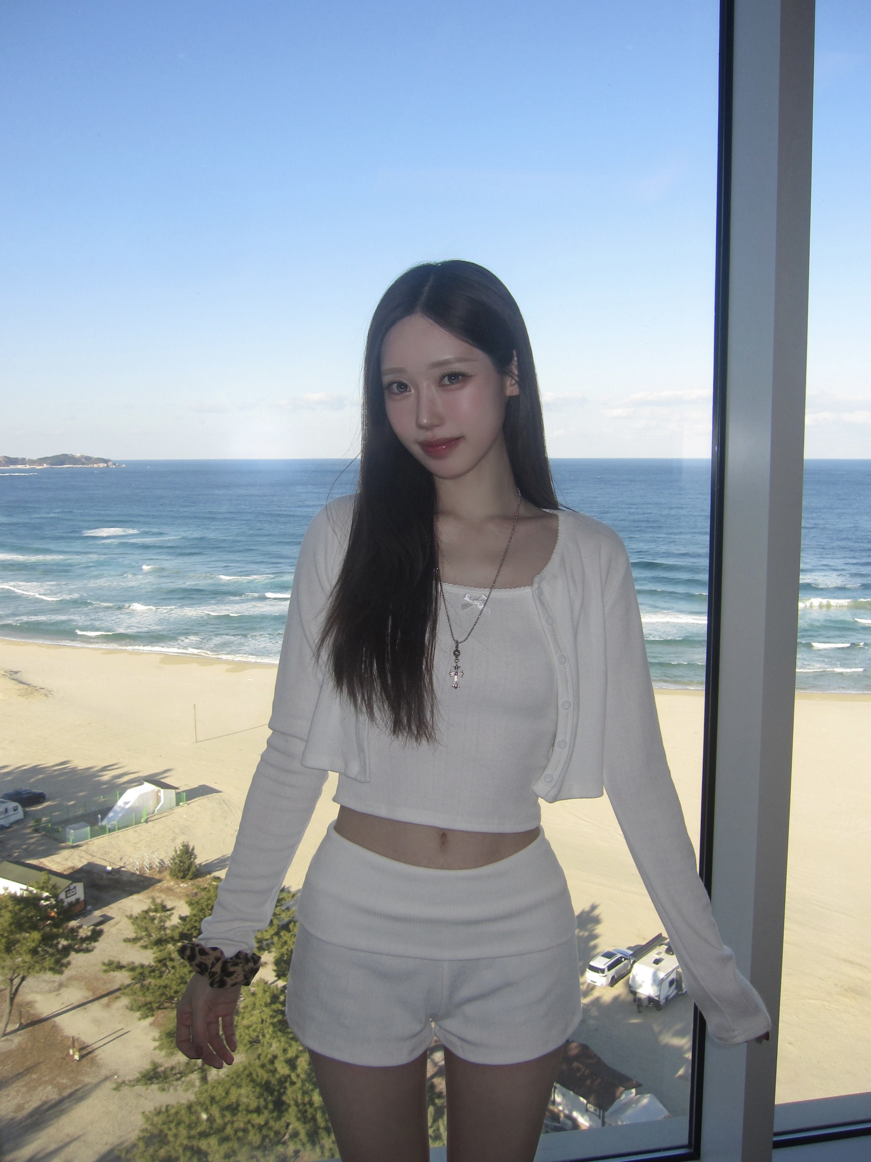 Hansroom Chrome Hearts One Ball Tiny Cross Charm, Hera Sensual Nude Gloss 422 Lingerie 착용 스타일 - 2