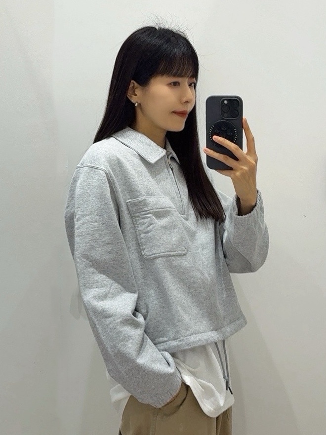 (W) Uniqlo x JW Anderson Half Zip Sweatshirt Grey, Fritur Kyoto Cargo Pants Beige_F251PT01 착용 스타일 - 2