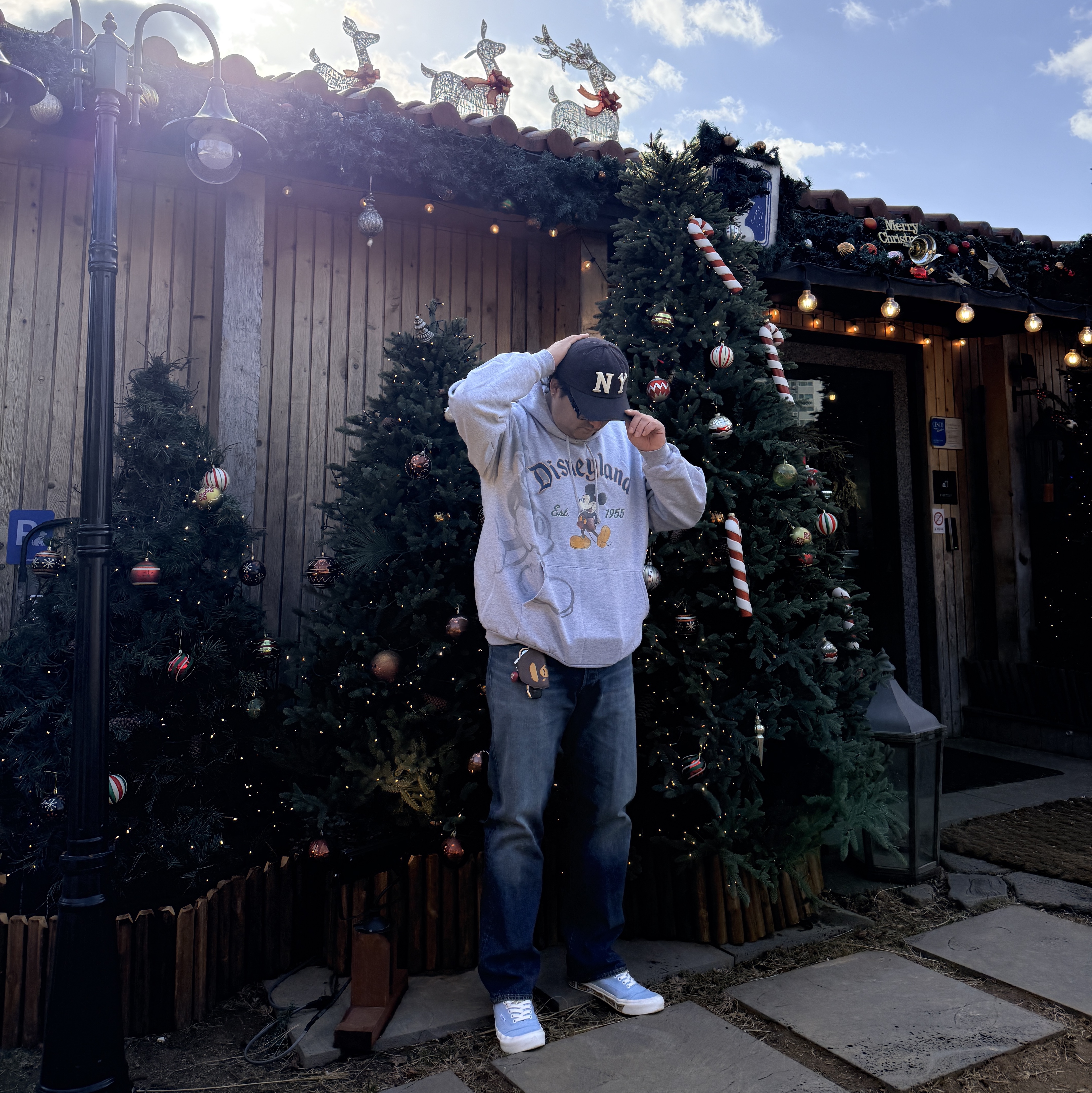 Vans UA Authentic 44 DX Vanity Plate Light Blue 착용 스타일 - 2