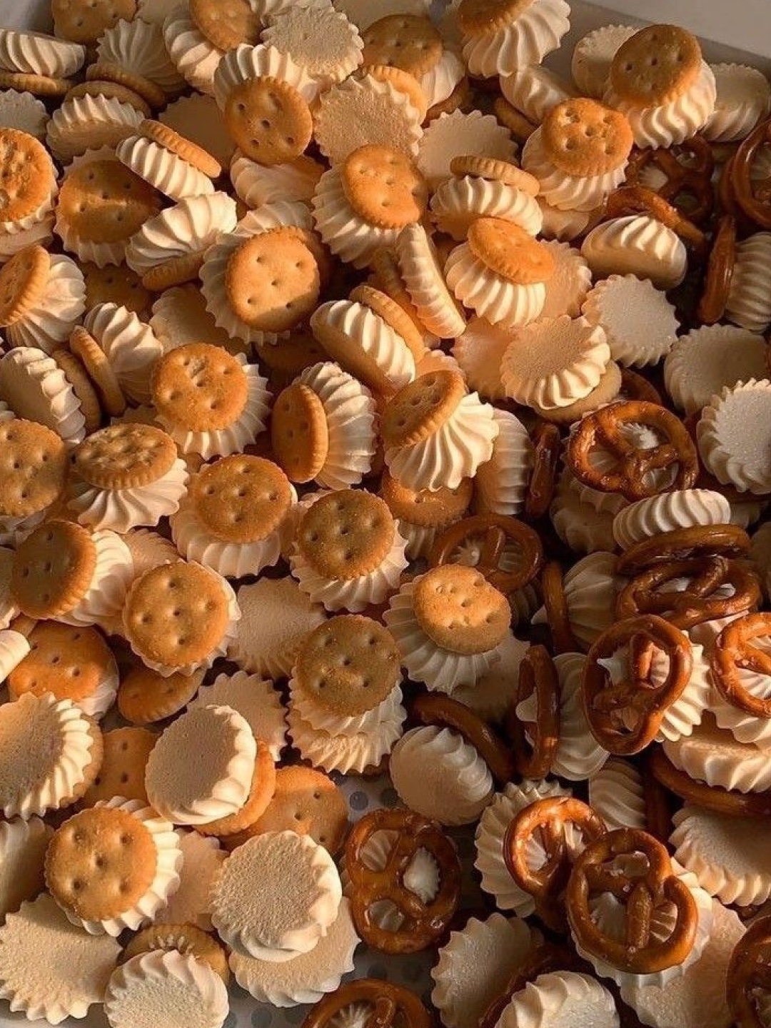 [KREAM 단독] DORÉ DORÉ Daisy Chocolate Marshmallow Cookie Set 착용 스타일 - 5