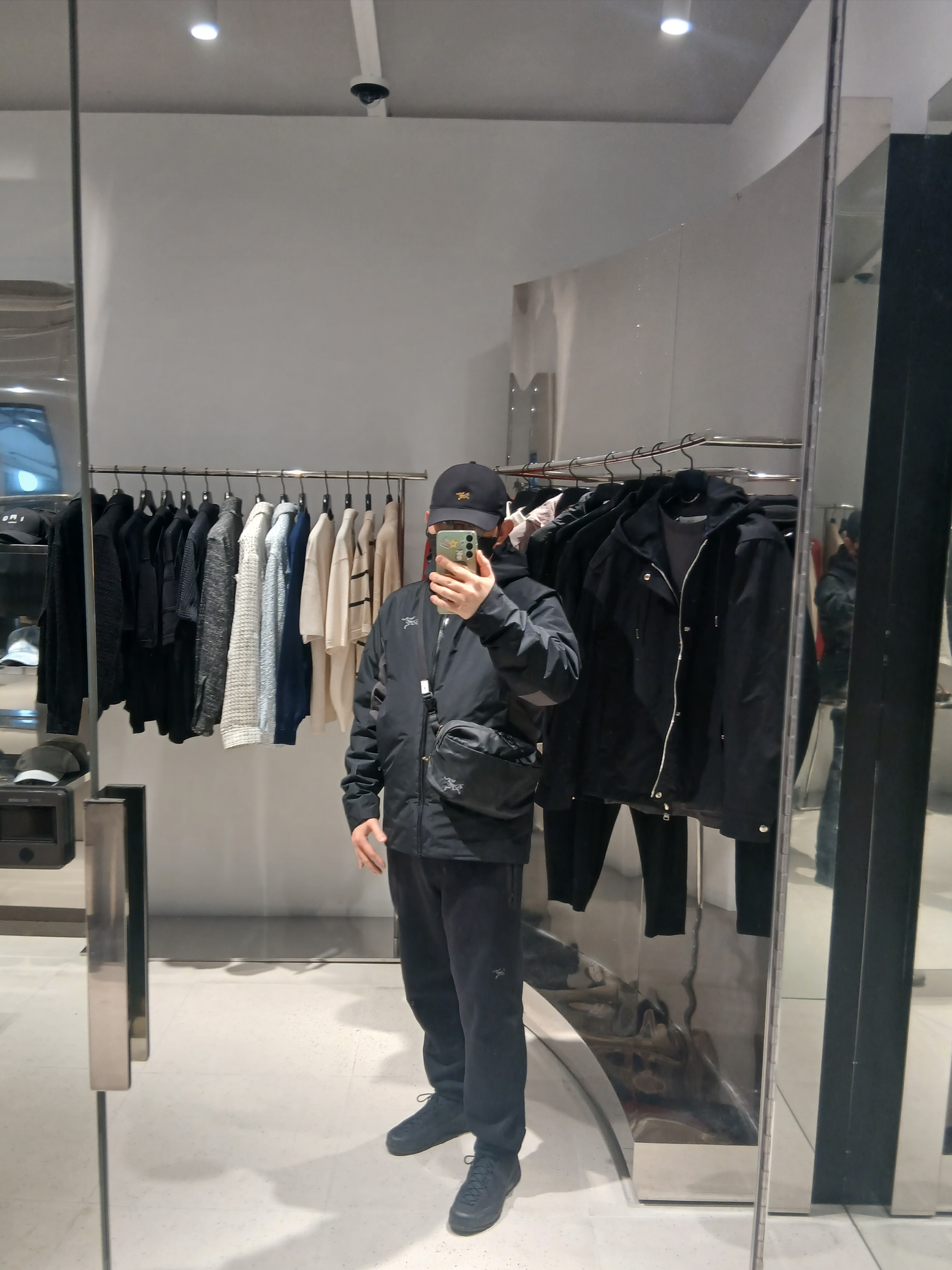 Arc'teryx Small Bird Cap Black, Arc'teryx Kyanite Pants Black 착용 스타일 - 1
