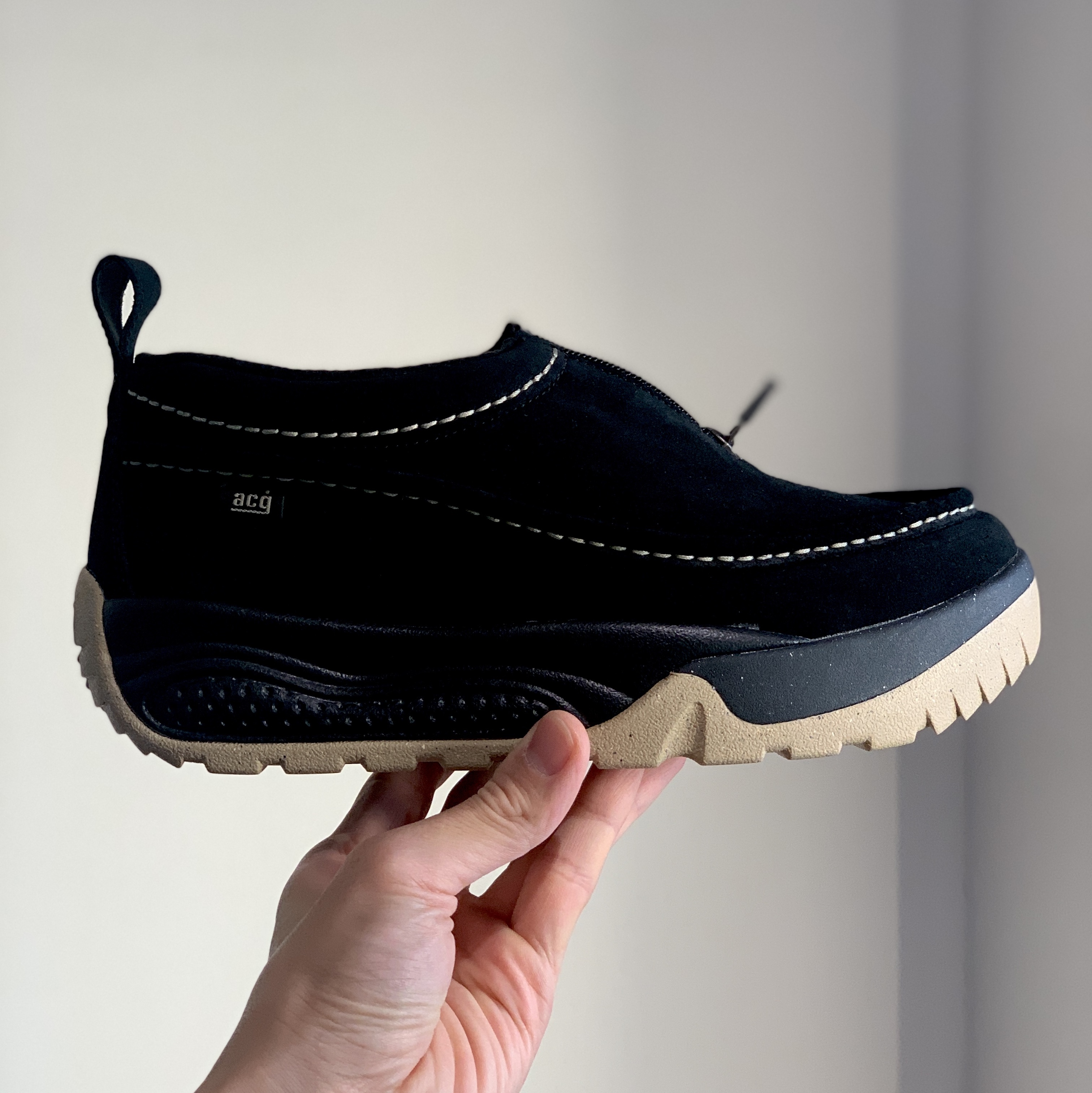 Nike ACG Izy Black Limestone 착용 스타일