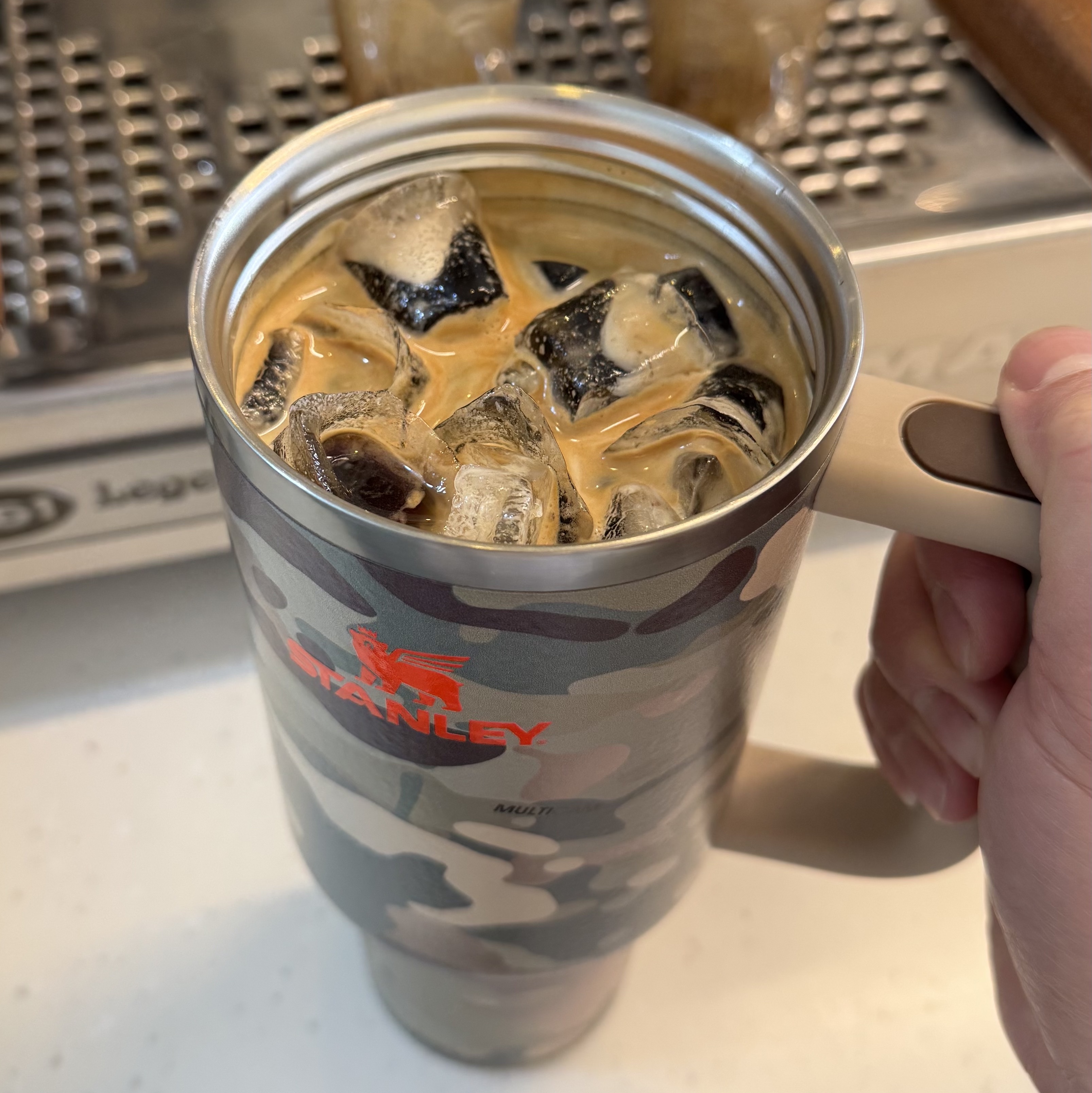 Stanley x The Post Malone Quencher H2.0 Flowstate Tumbler 1.18L Multicam 착용 스타일 - 2