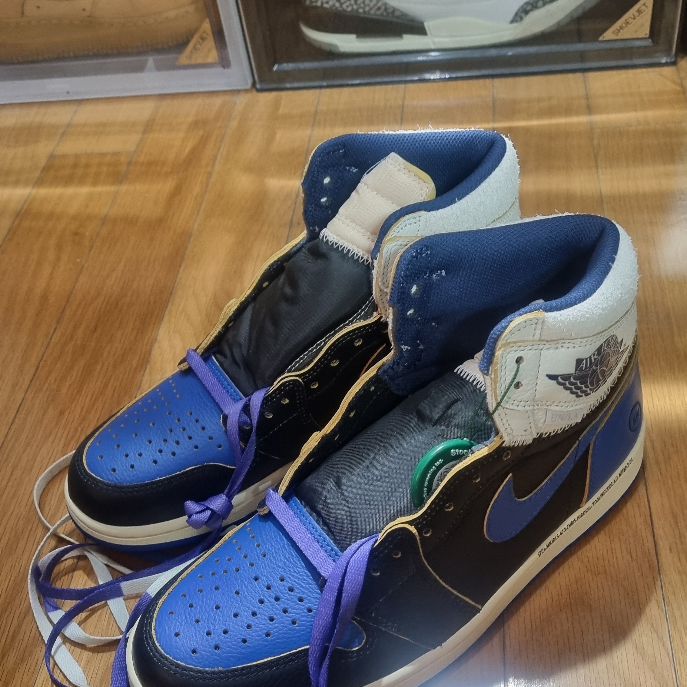 Jordan 1 x Fragment x Union LA Black and Varsity Red, Jordan 1 x Fragment x Union LA Retro High OG SP Black Navy μ°©μ© μ€νμΌ - 5