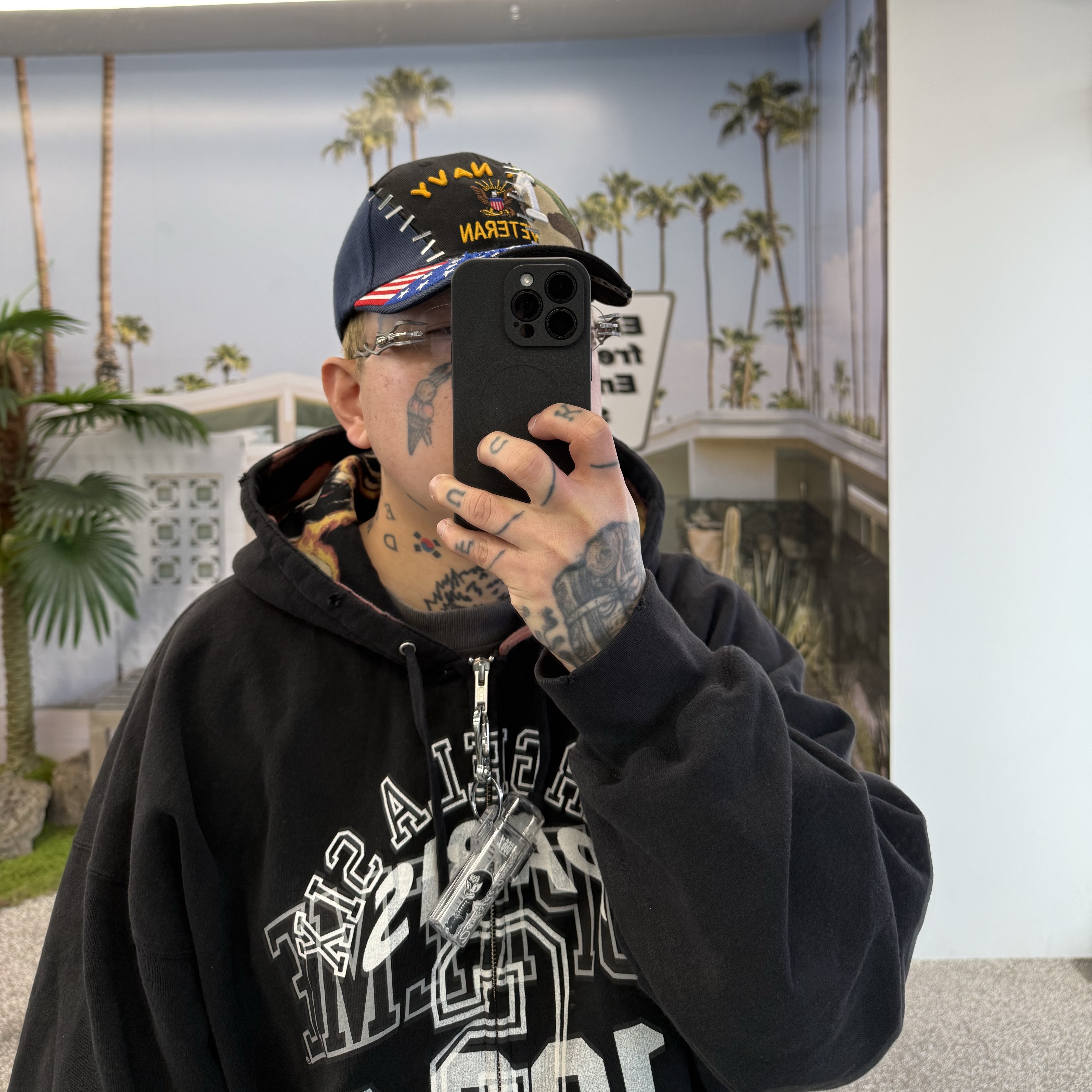 Vans Premium Old Skool 36 LX Souvenir Warm Brown, Supreme x MM6 Maison Margiela Zip Up Hooded Sweatshirt Black - 24SS 착용 스타일 - 3