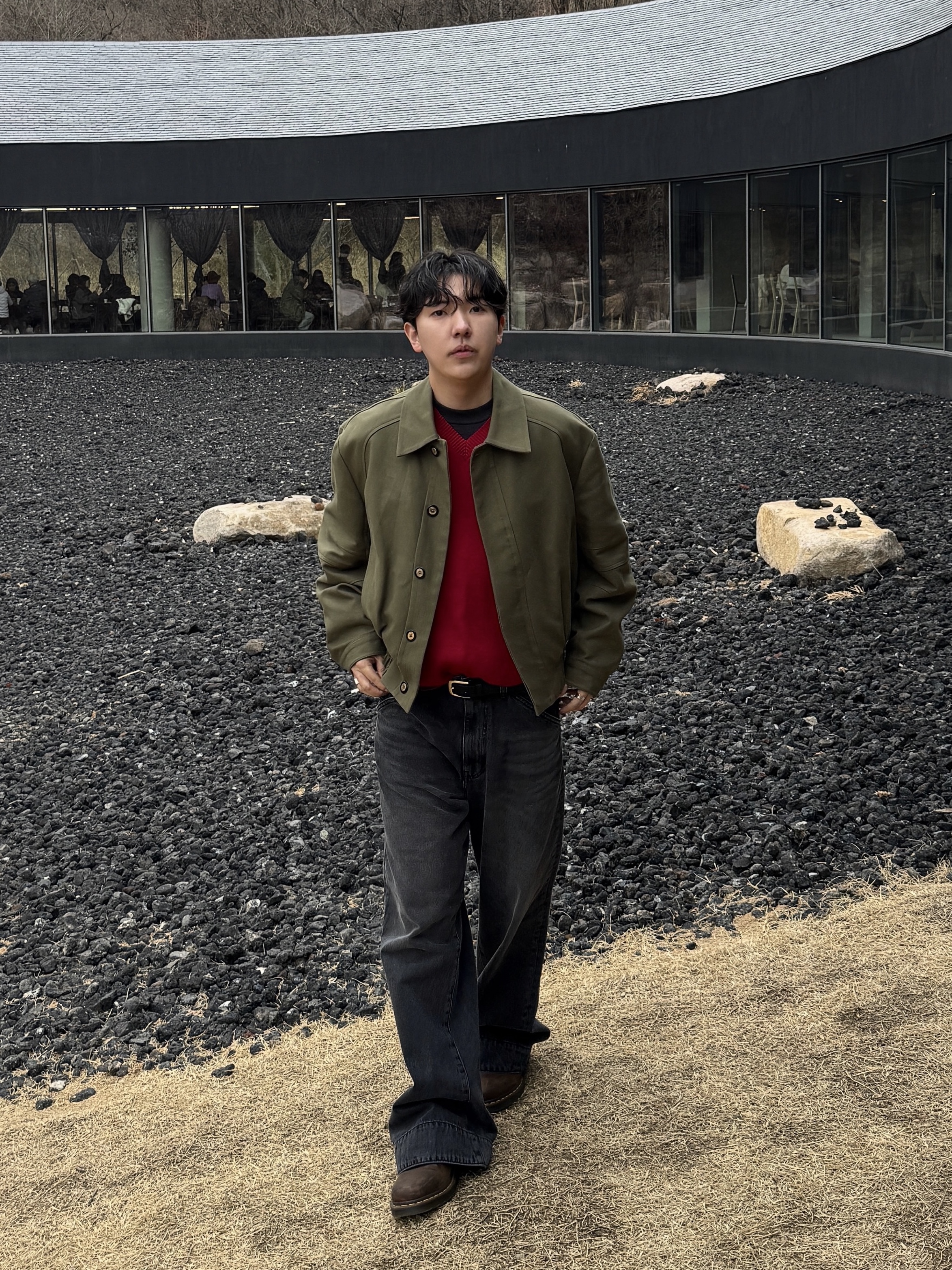 Noun Engineered Motion Denim Pants Black, Dr. Martens 1461 Crazy Horse Dark Brown 착용 스타일 - 3