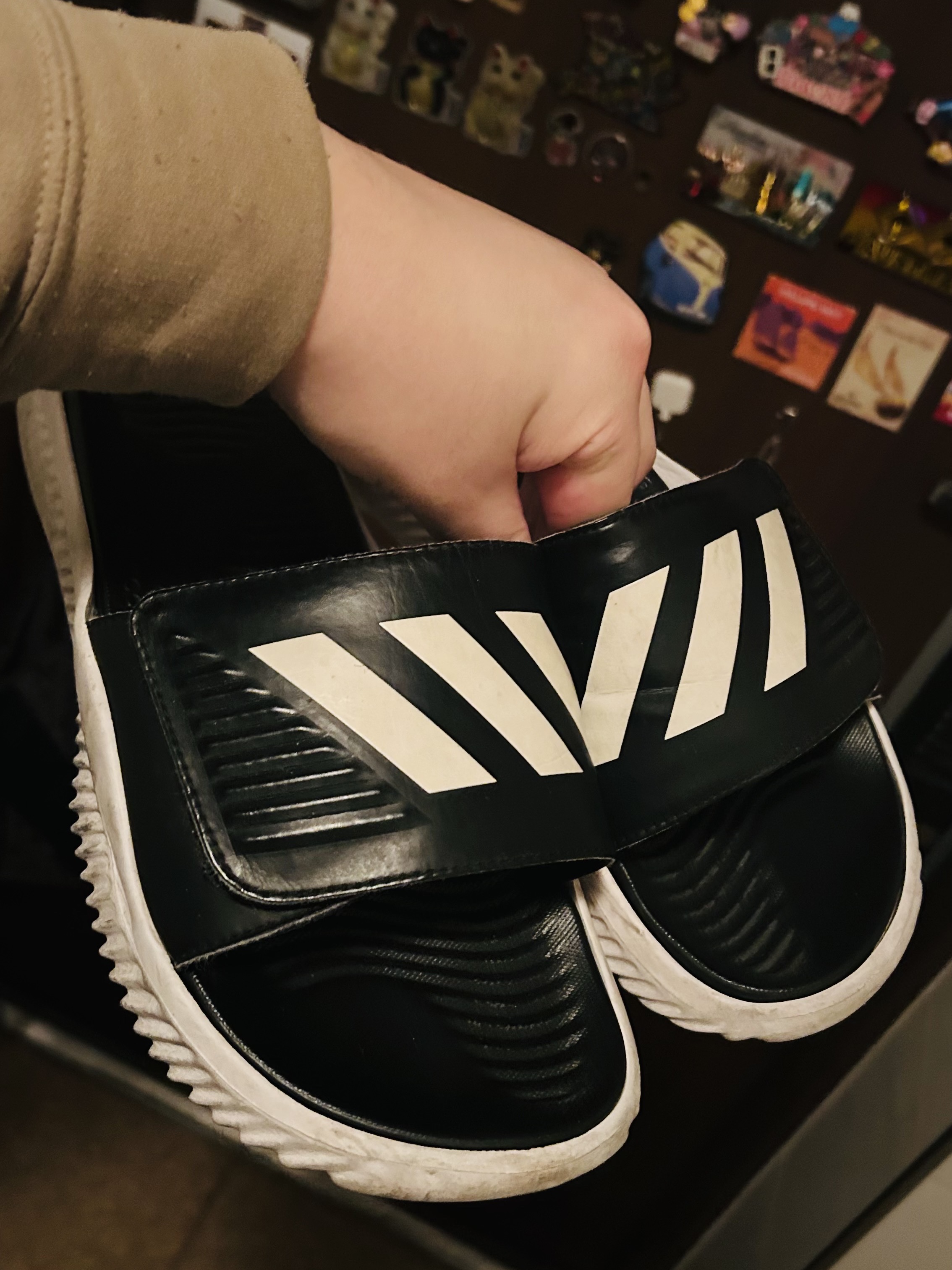 Adidas Alphabounce Slide Core Black Cloud White 착용 스타일