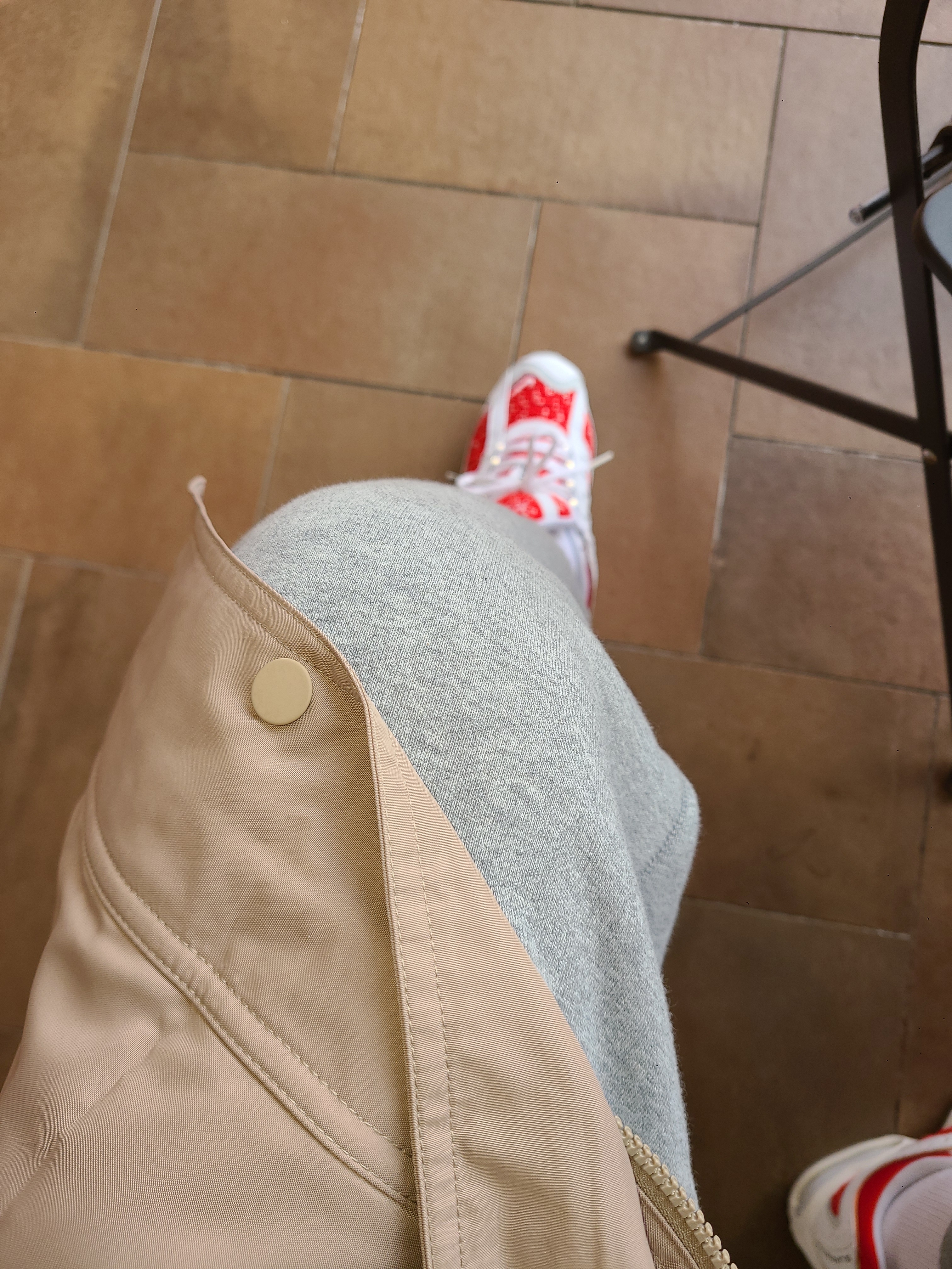Nike x Supreme Air Max Tailwind 4 White, Nike x Drake Nocta Basketball Sideline Jacket Khaki (DV3647-248) 착용 스타일 - 2