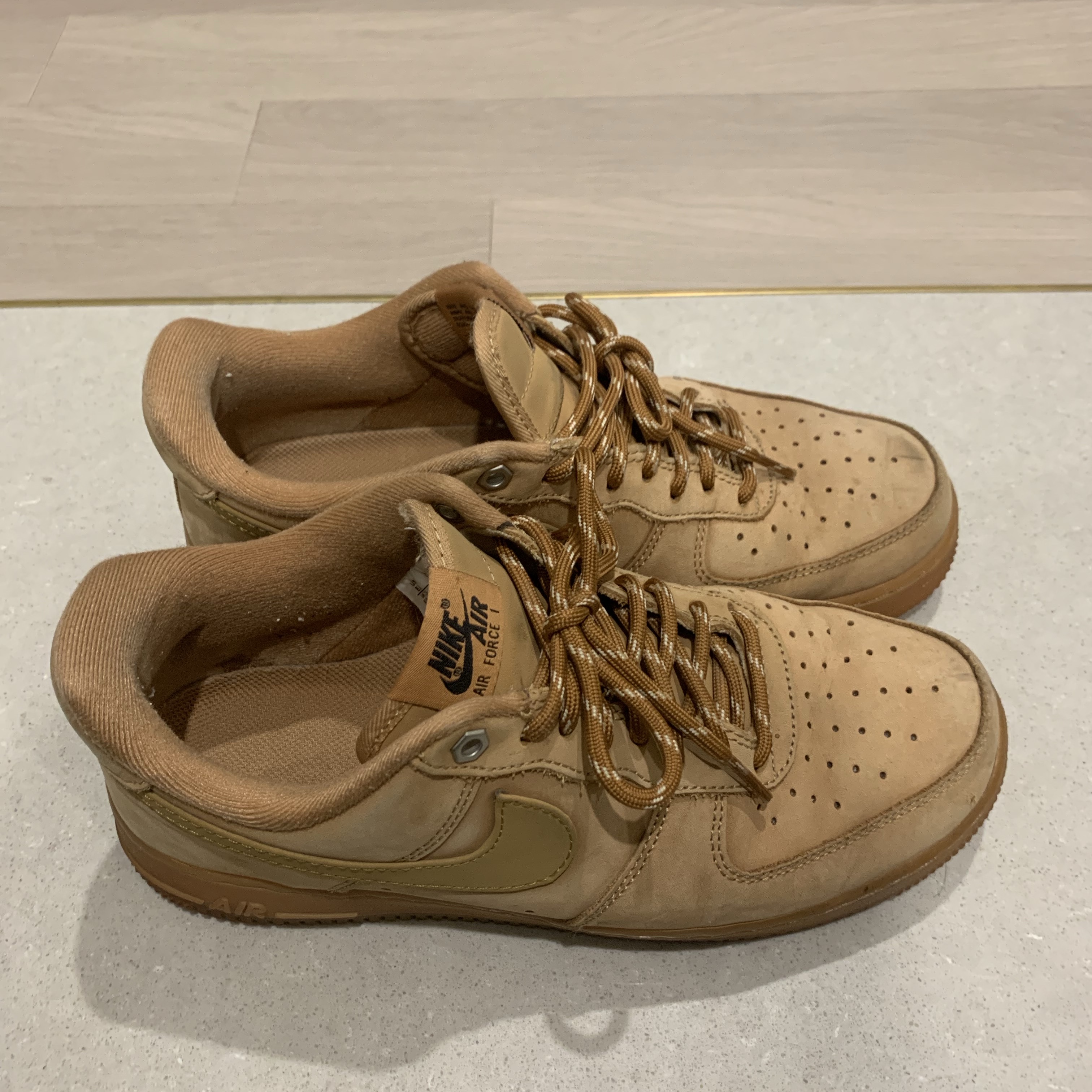 Nike Air Force 1 '07 WB Flax 착용 스타일
