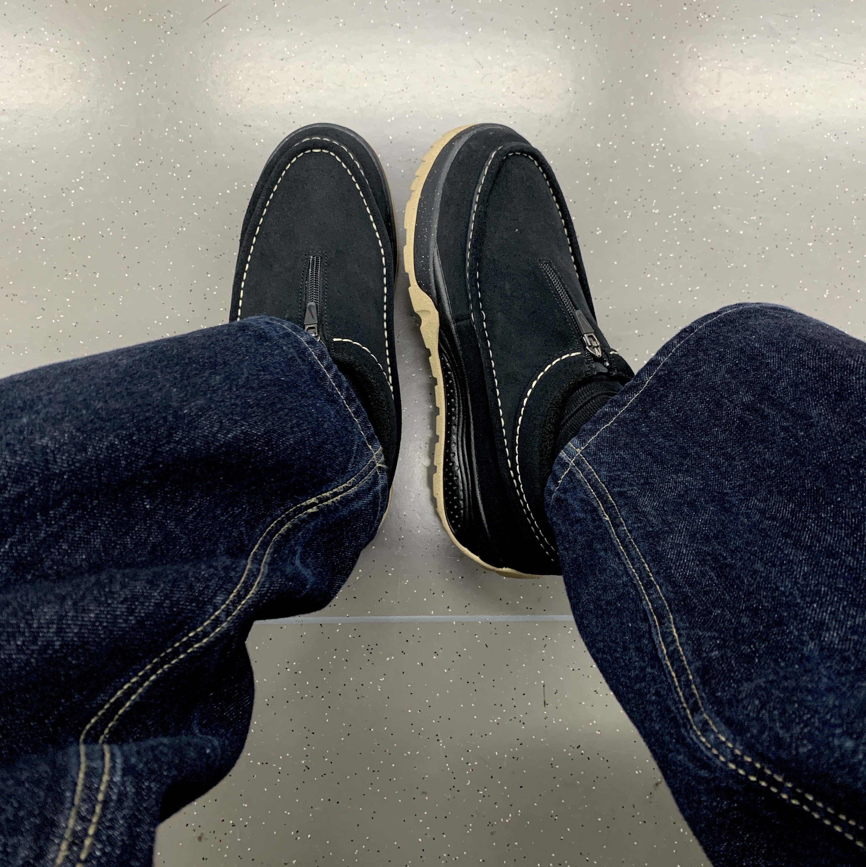 Nike ACG Izy Black Limestone 착용 스타일
