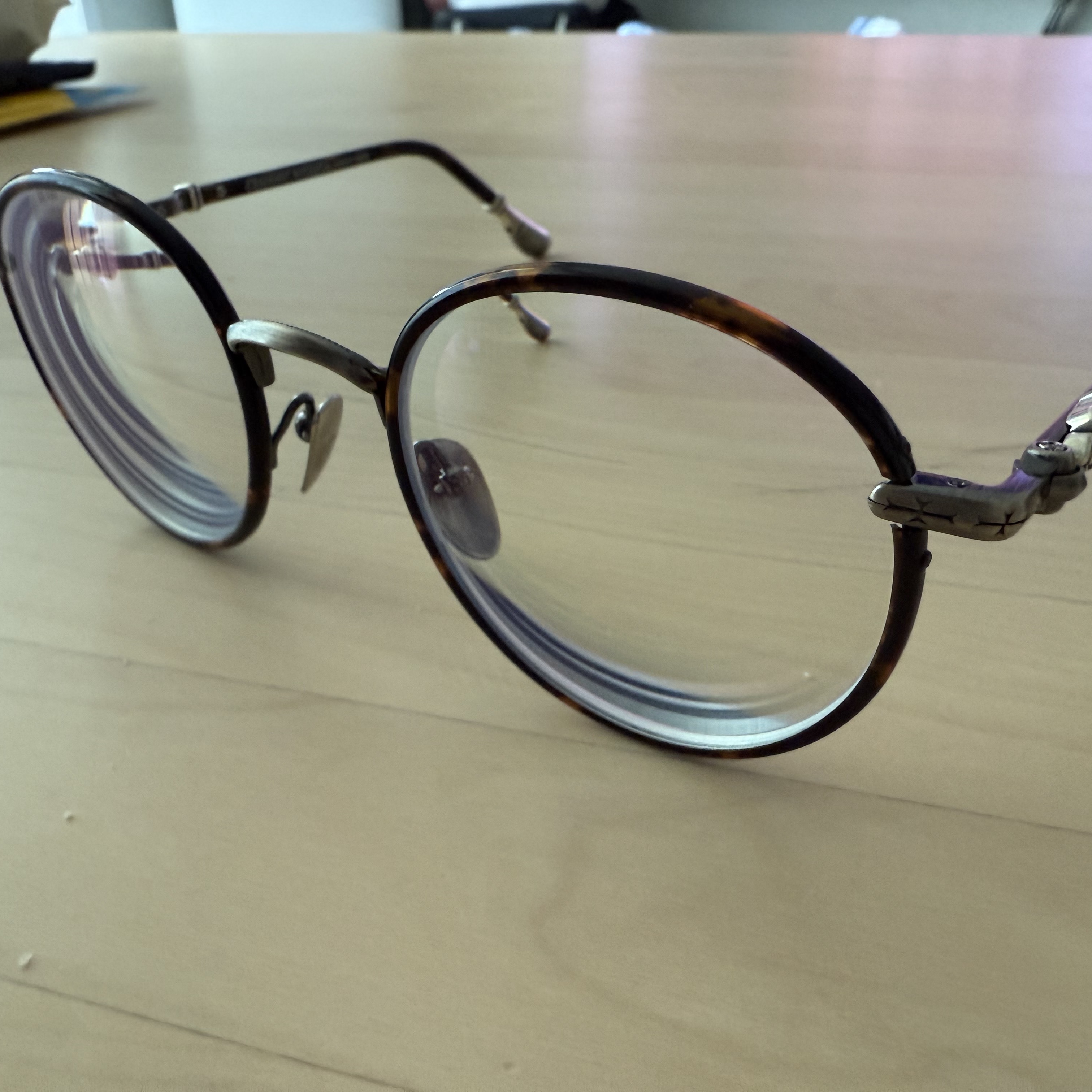 Chrome Hearts Firkin Dark Tortoise Antique Silver 착용 스타일 - 2