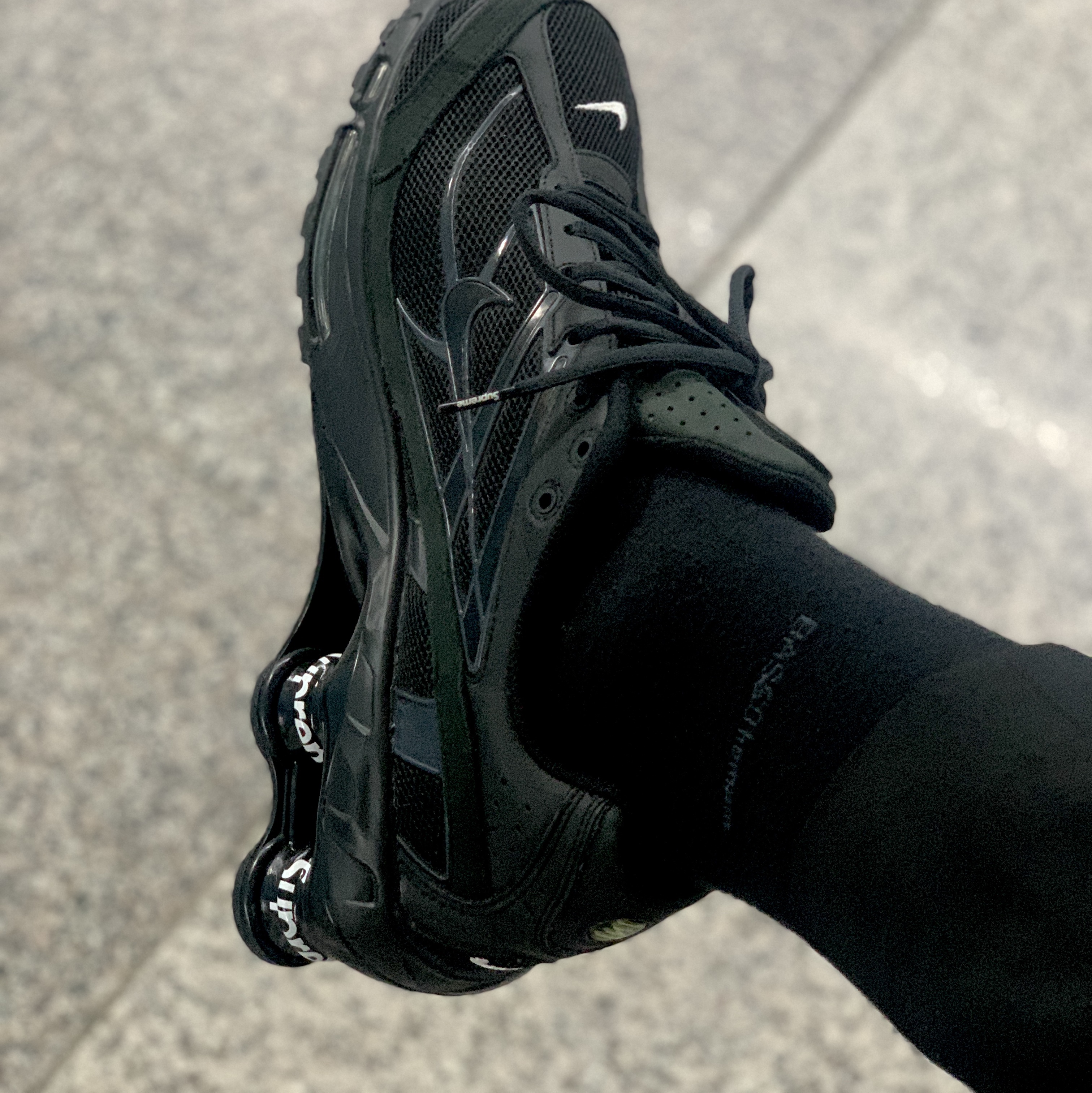 Nike x Supreme Shox Ride 2 SP Black 착용 스타일