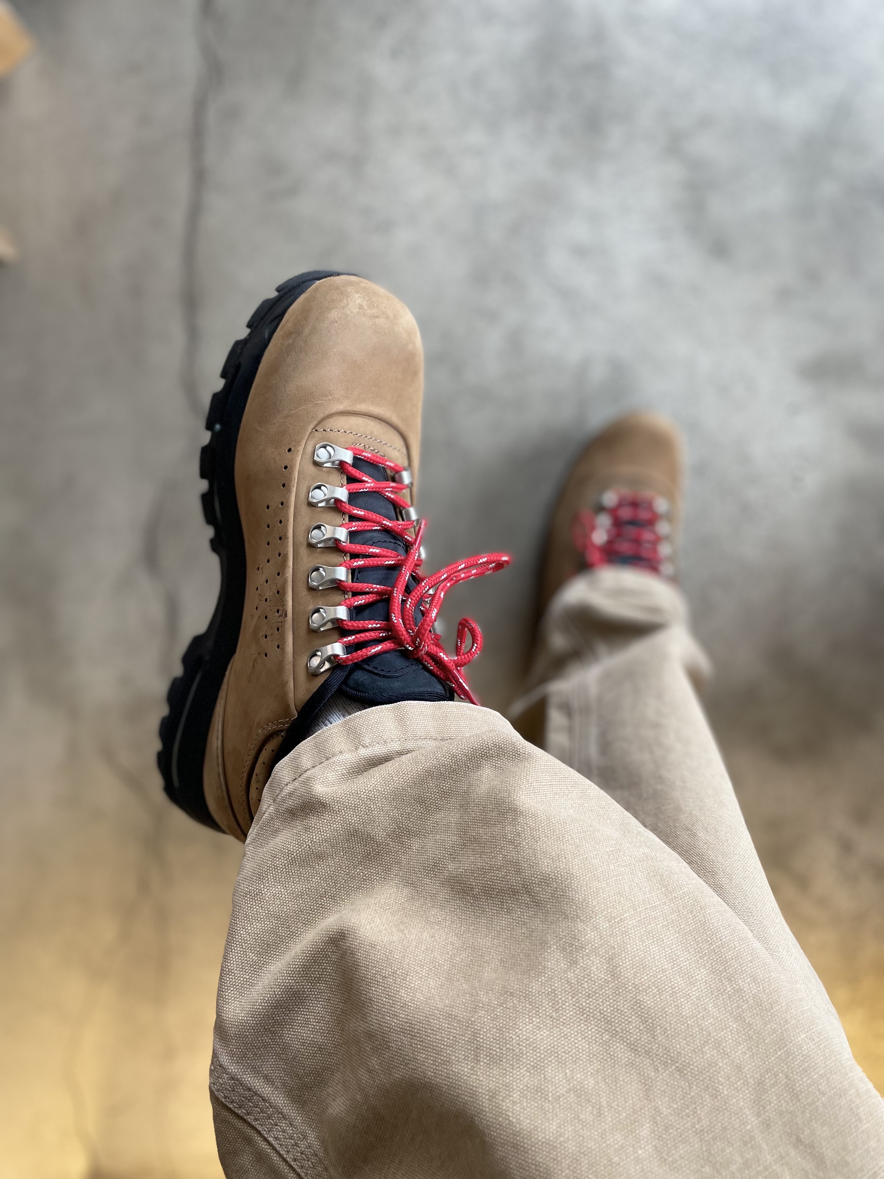 Nike Air Max Goadome Low Taupe Black 착용 스타일