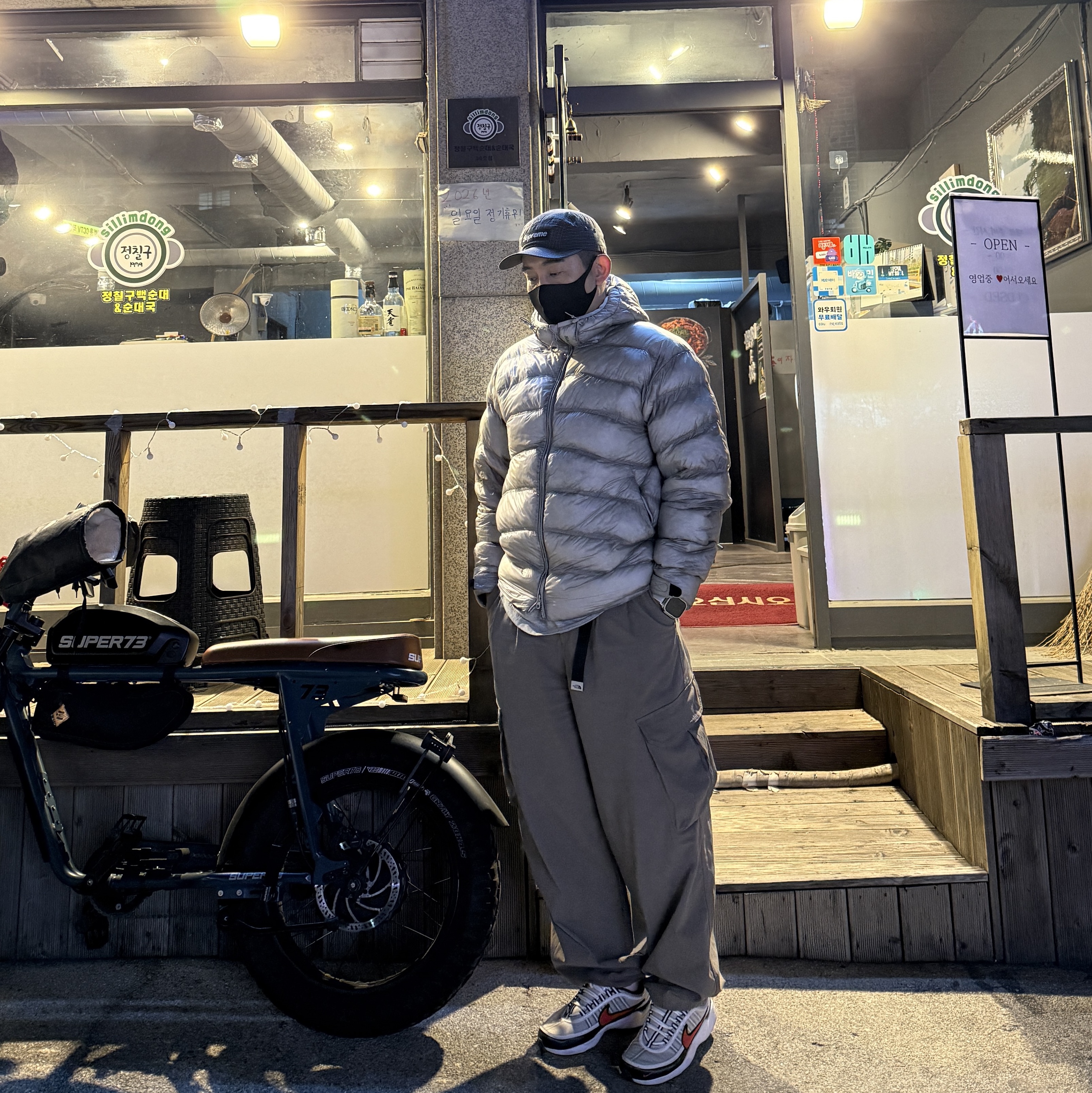 Salomon UNI Cross Insulation Jacket Light Grey 착용 스타일