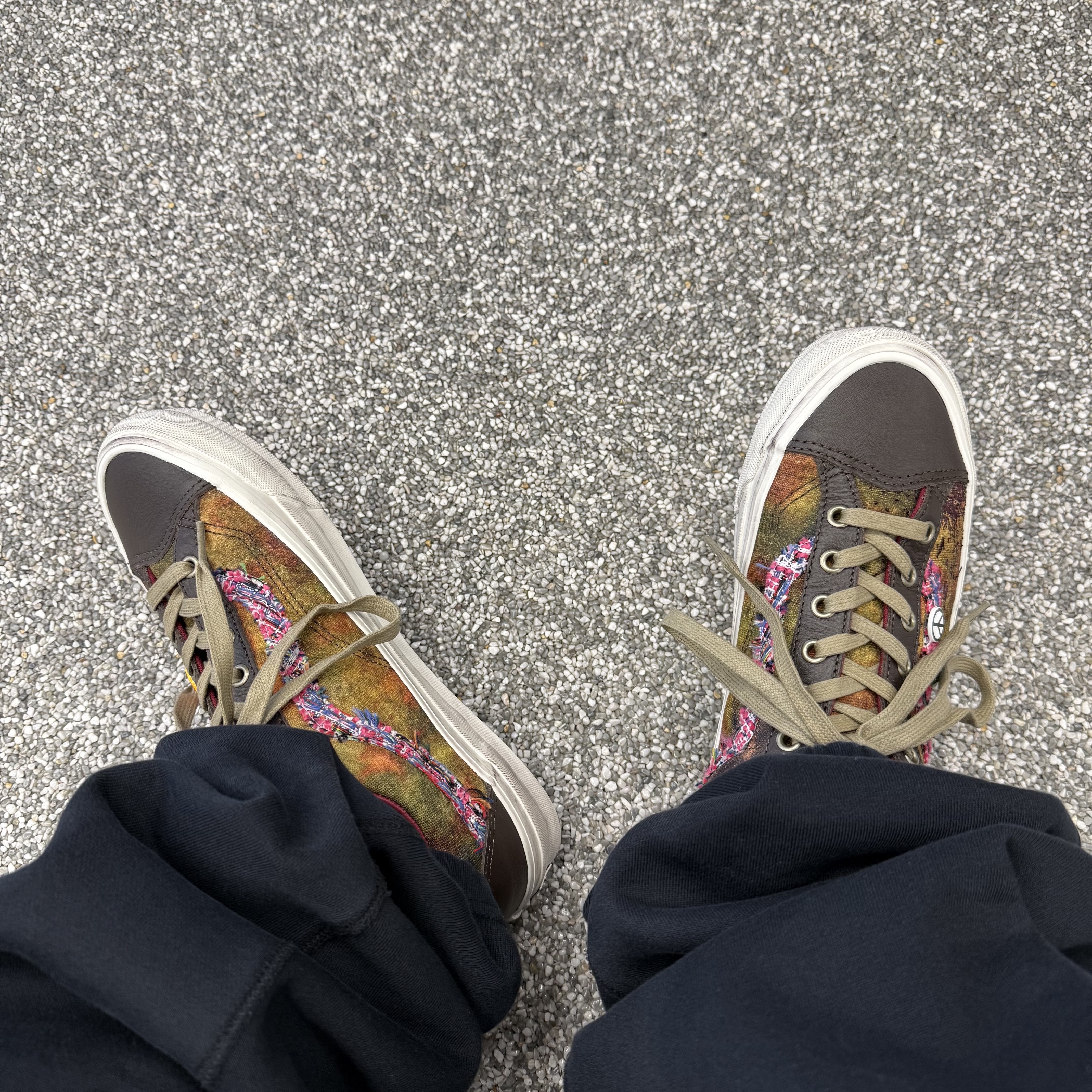 Vans Premium Old Skool 36 LX Souvenir Warm Brown, Supreme x MM6 Maison Margiela Zip Up Hooded Sweatshirt Black - 24SS 착용 스타일 - 6