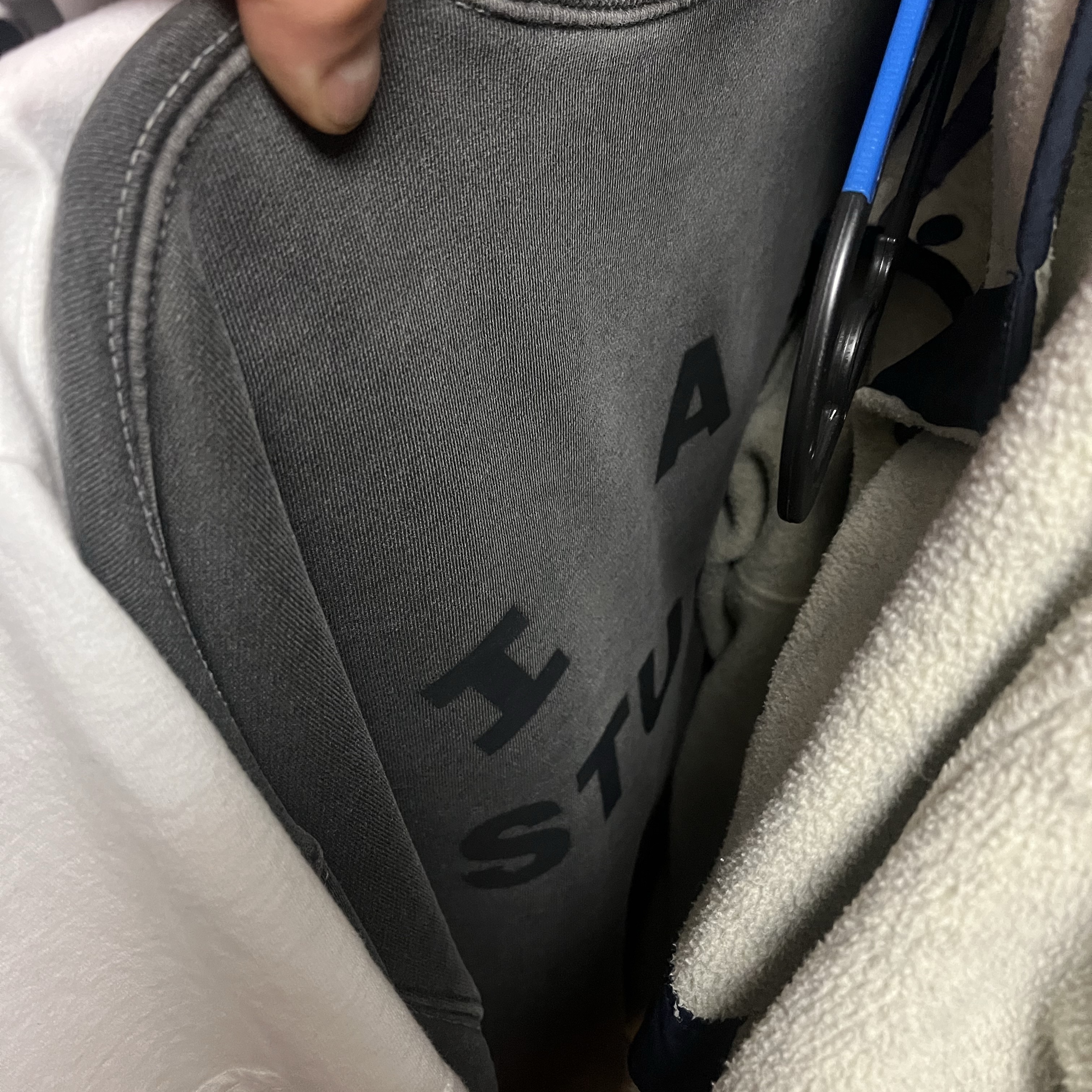 IAB Studio Pigment Sweatshirt Black 착용 스타일