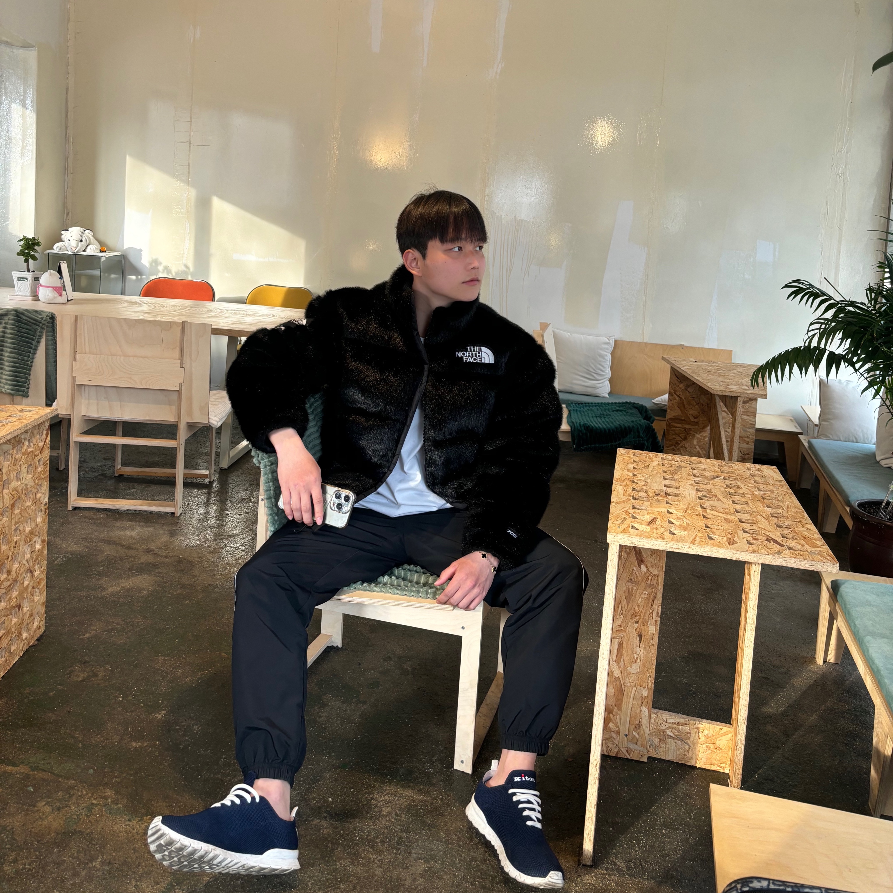 Kiton Knit FIT Running Shoes Blue, Supreme x The North Face Faux Fur Nuptse Jacket Black - 20FW 착용 스타일 - 2