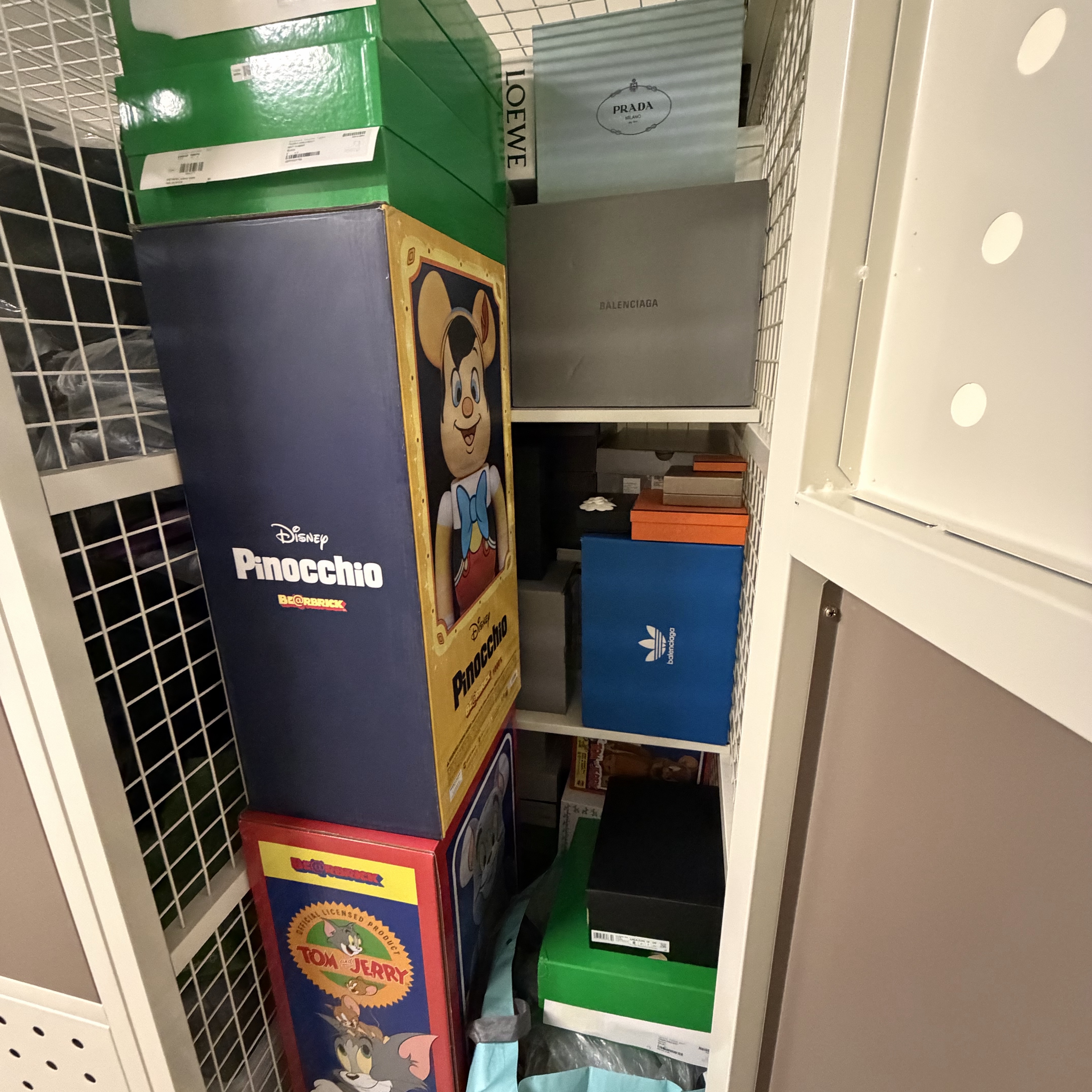 Jordan 1 x Fragment x Union LA Black and Varsity Red 착용 스타일 - 3