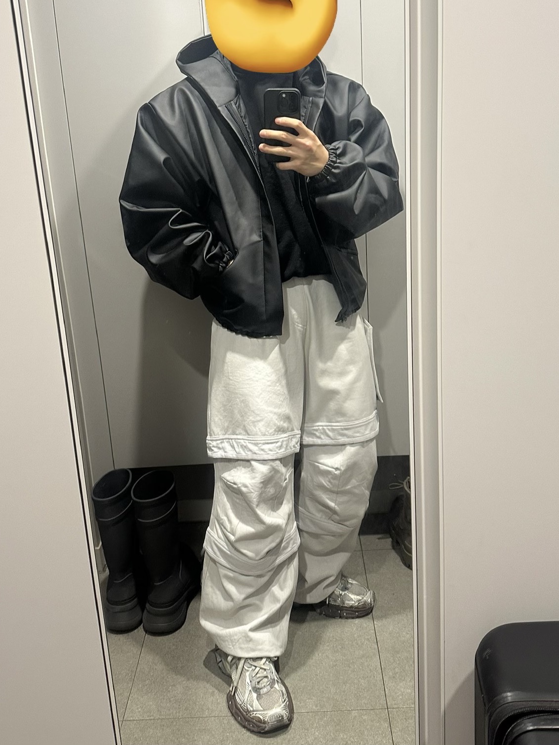 Yeezy JC-01 Blank Black 착용 스타일