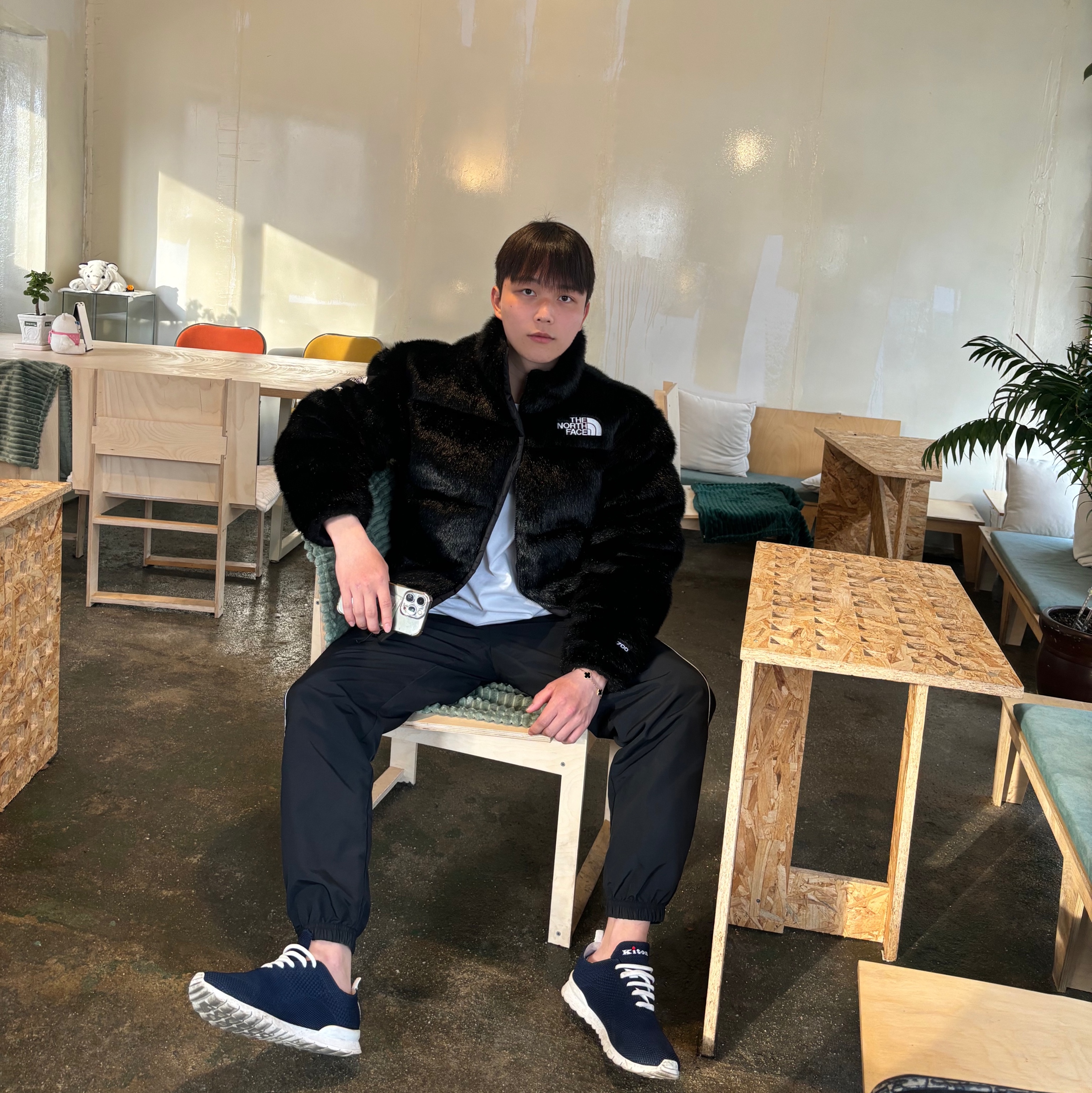 Kiton Knit FIT Running Shoes Blue, Supreme x The North Face Faux Fur Nuptse Jacket Black - 20FW 착용 스타일 - 1