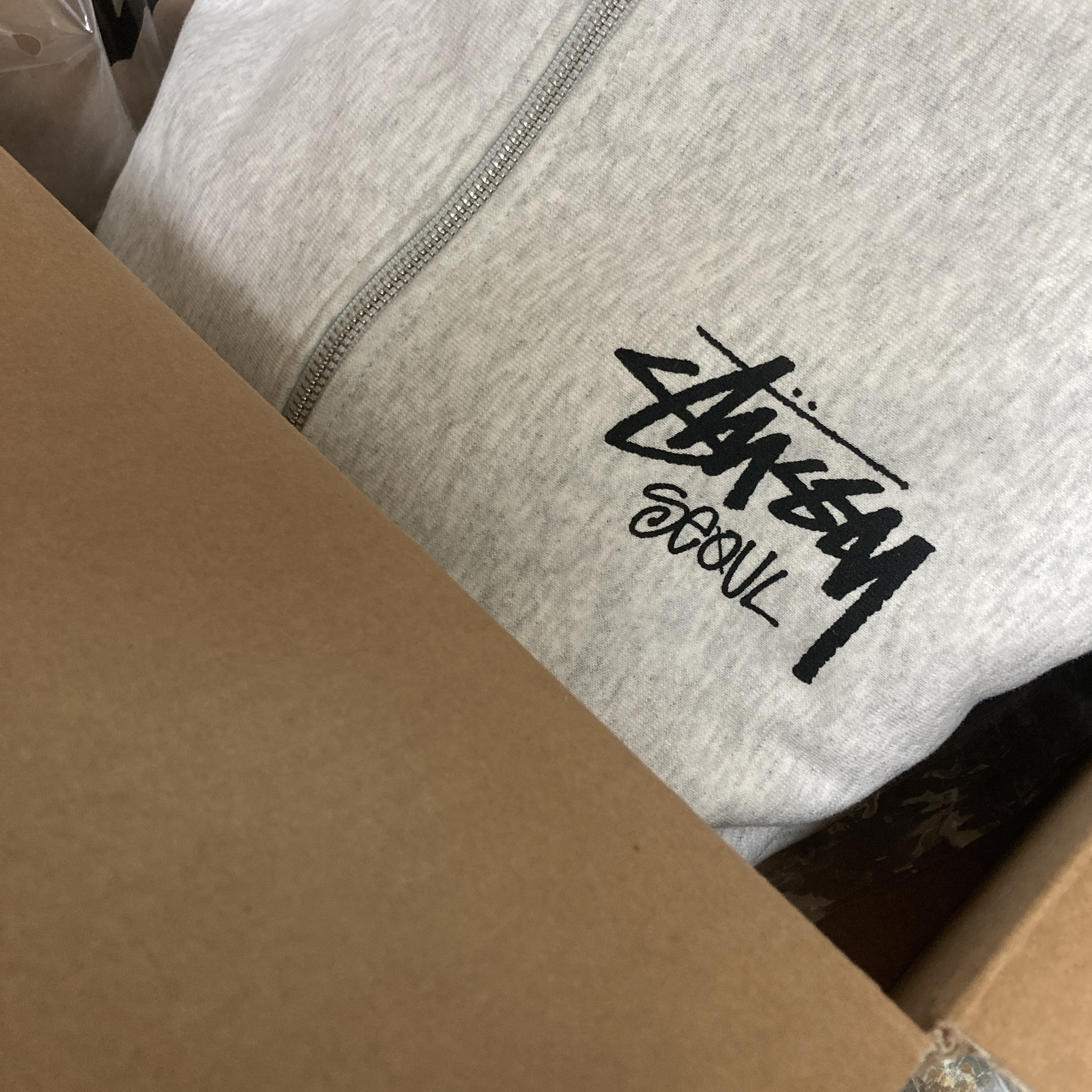 Stussy Stock Seoul Zip Hood Ash Heather 착용 스타일 - 1