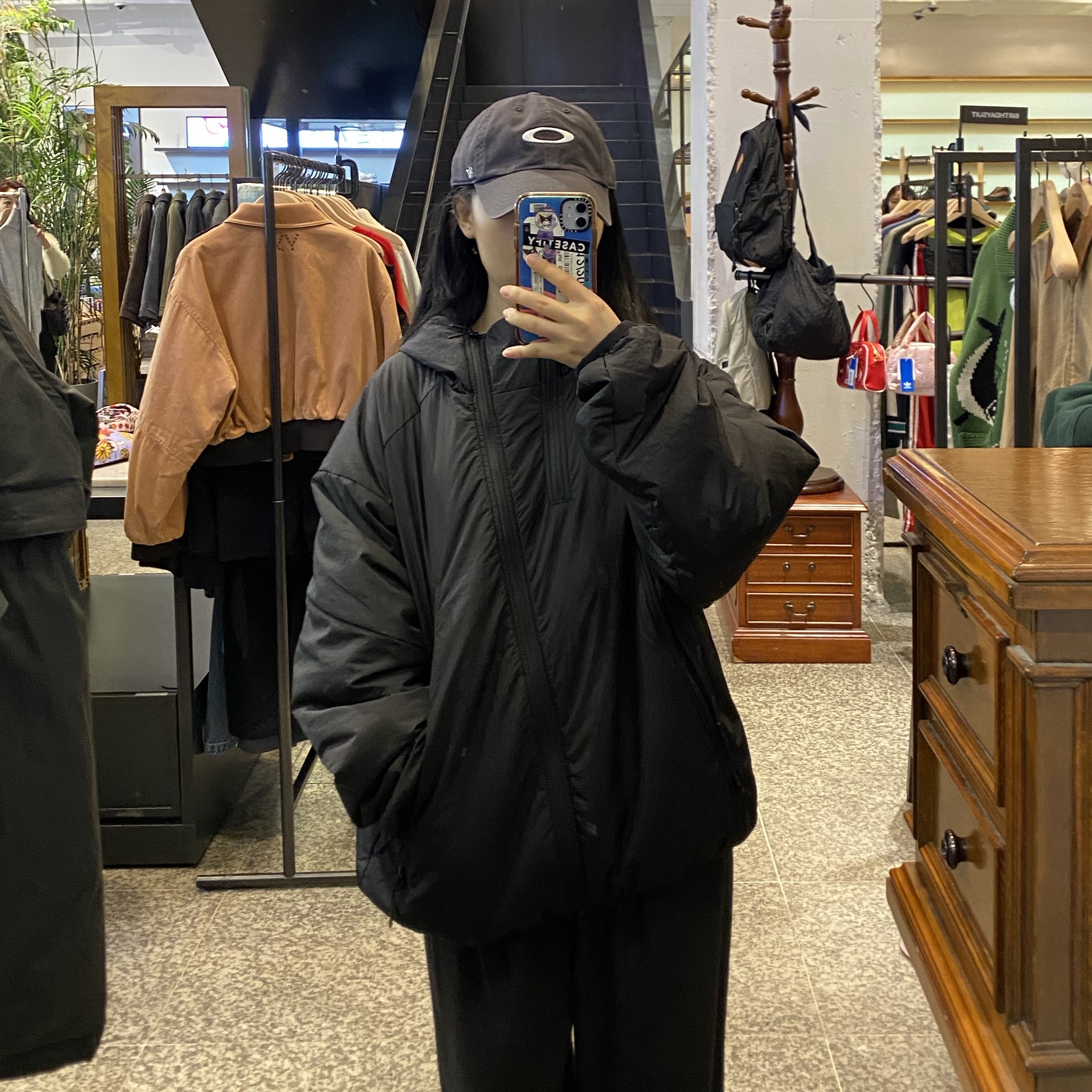 Oakley Remix Dad Hat Blackout 착용 스타일