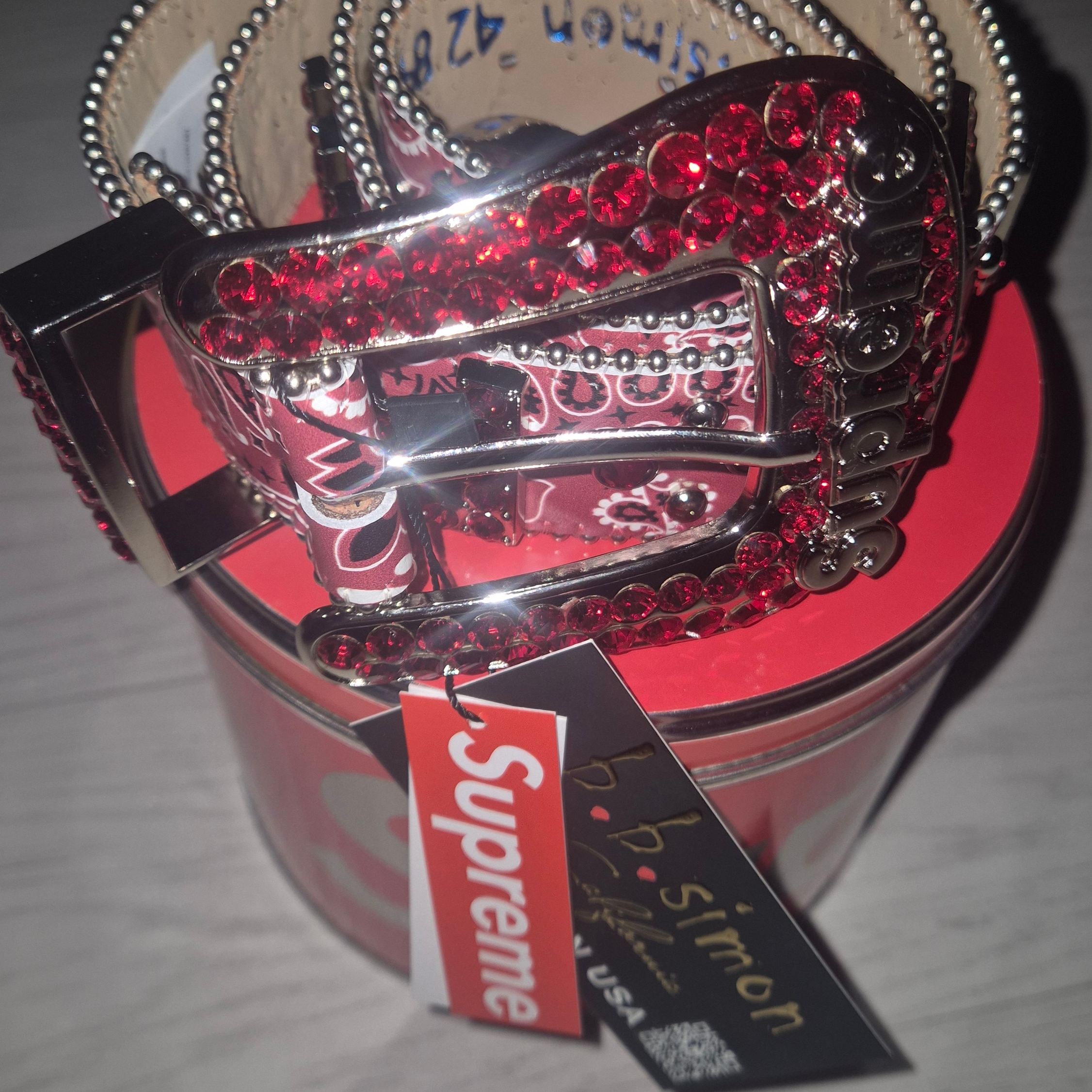 Supreme x B.B. Simon Bandana Belt Red - 26SS 착용 스타일
