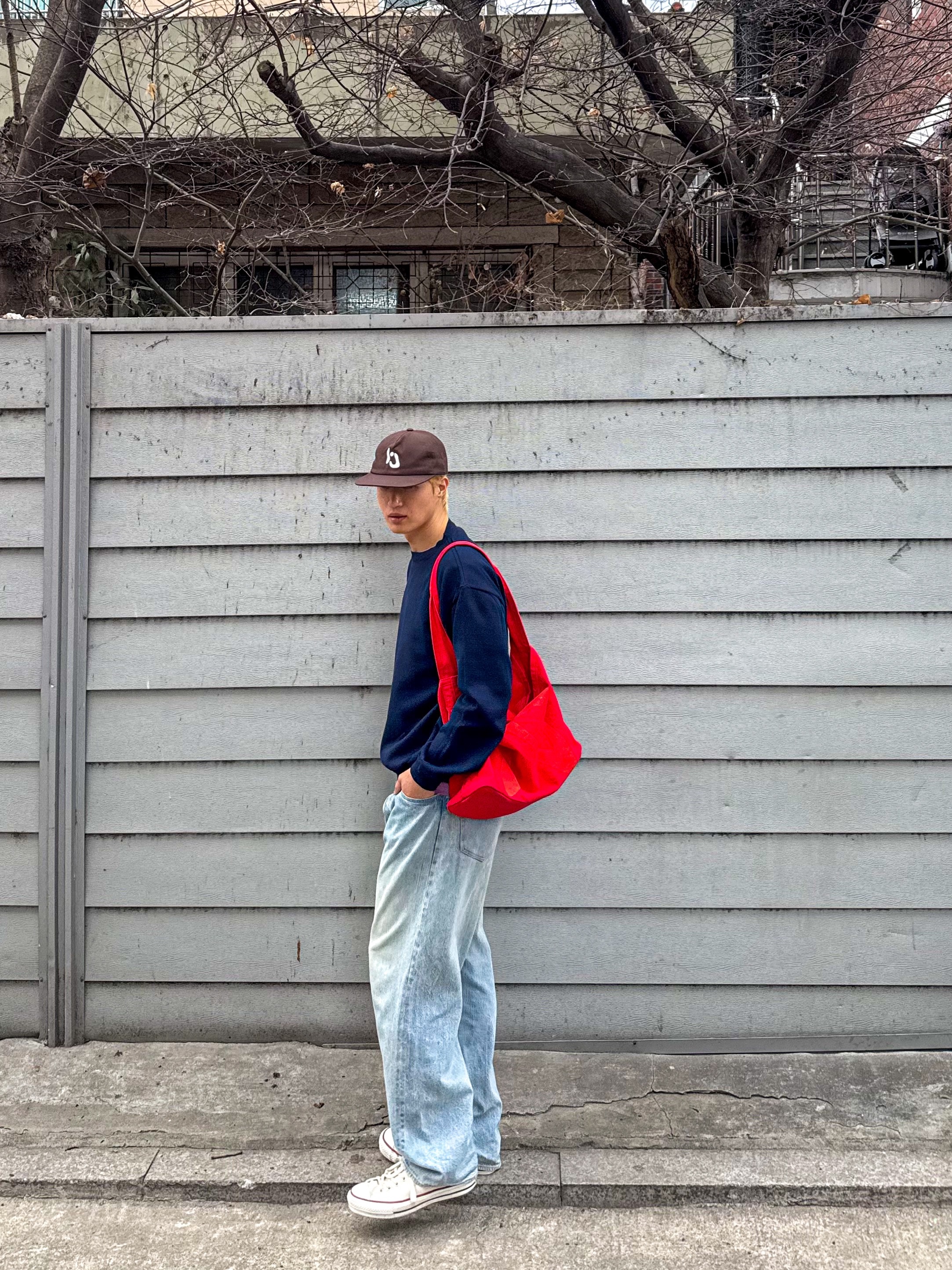 Knitted Boucle Reglan Crop Round Knit Navy, Knitted Stripe Rugby Collar Knit Navy 착용 스타일 - 2