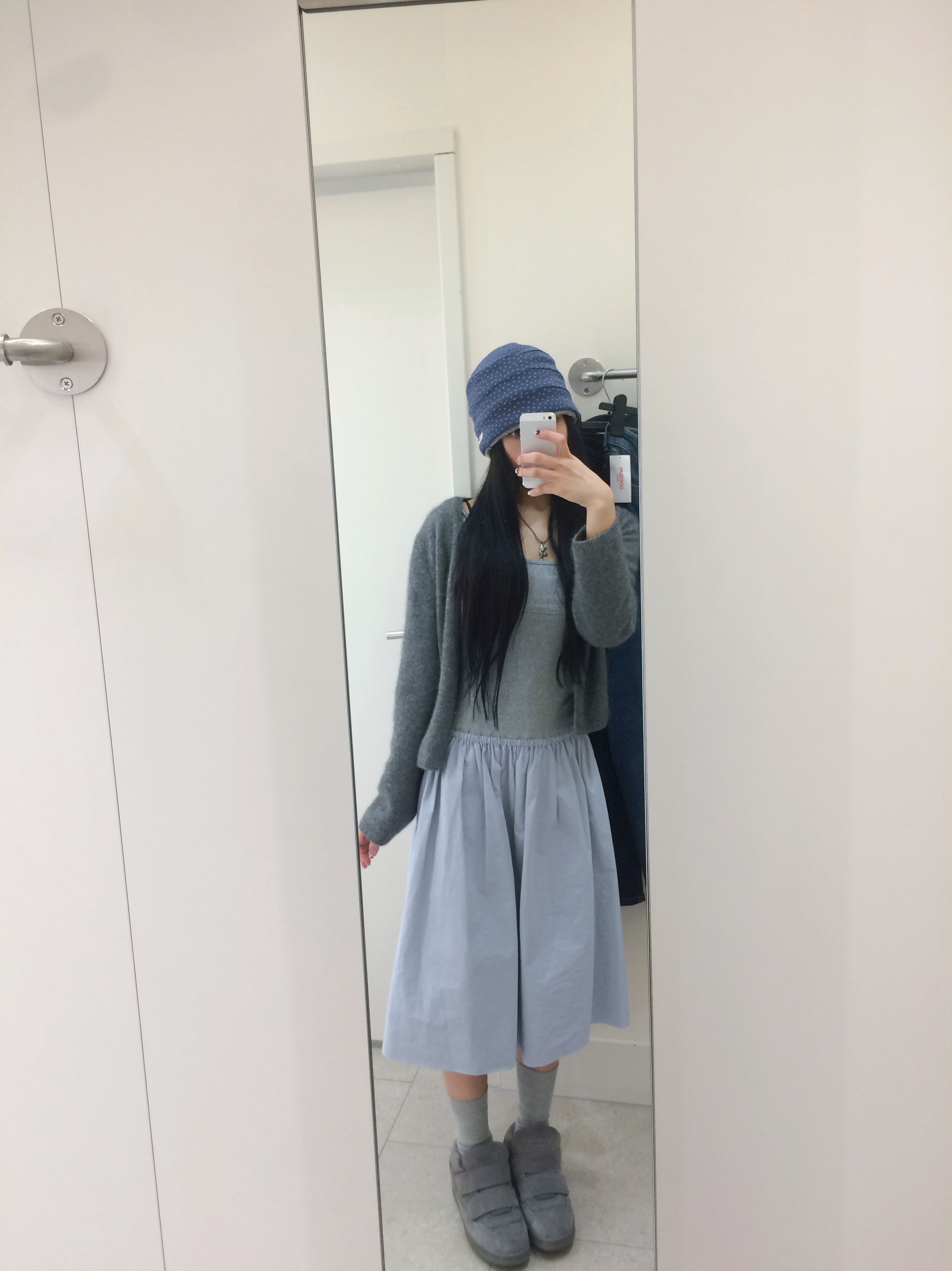 COYSEIO Rough Star Reversible Beanie Grey, Heaven by Marc Jacobs Friendship Necklace Set Silver Ox (Set of 2) 착용 스타일 - 5