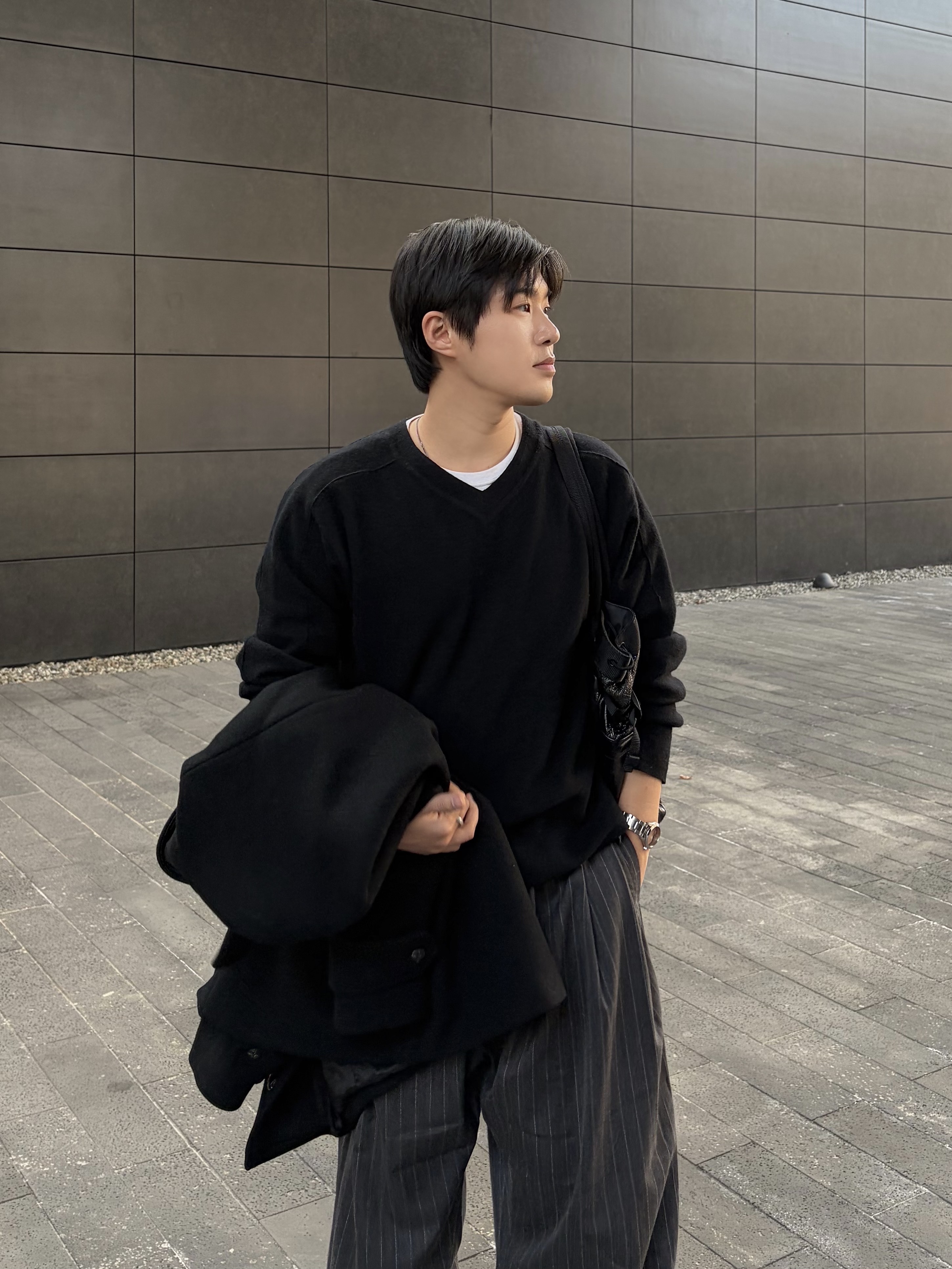 noun Wide Tapered Pants Stripe Charcoal 착용 스타일 - 1