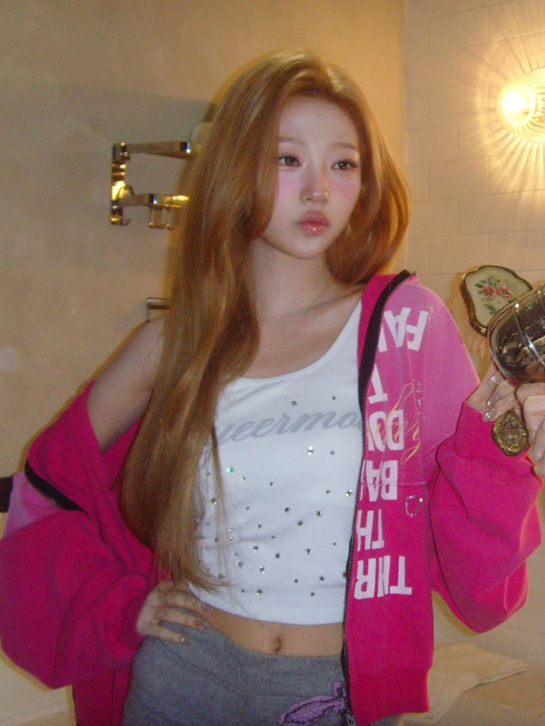 Grailz Over Graphic Vintage Zip Hoodie Pink, Grailz Over Graphic Vintage Zip Hoodie Black 착용 스타일 - 2