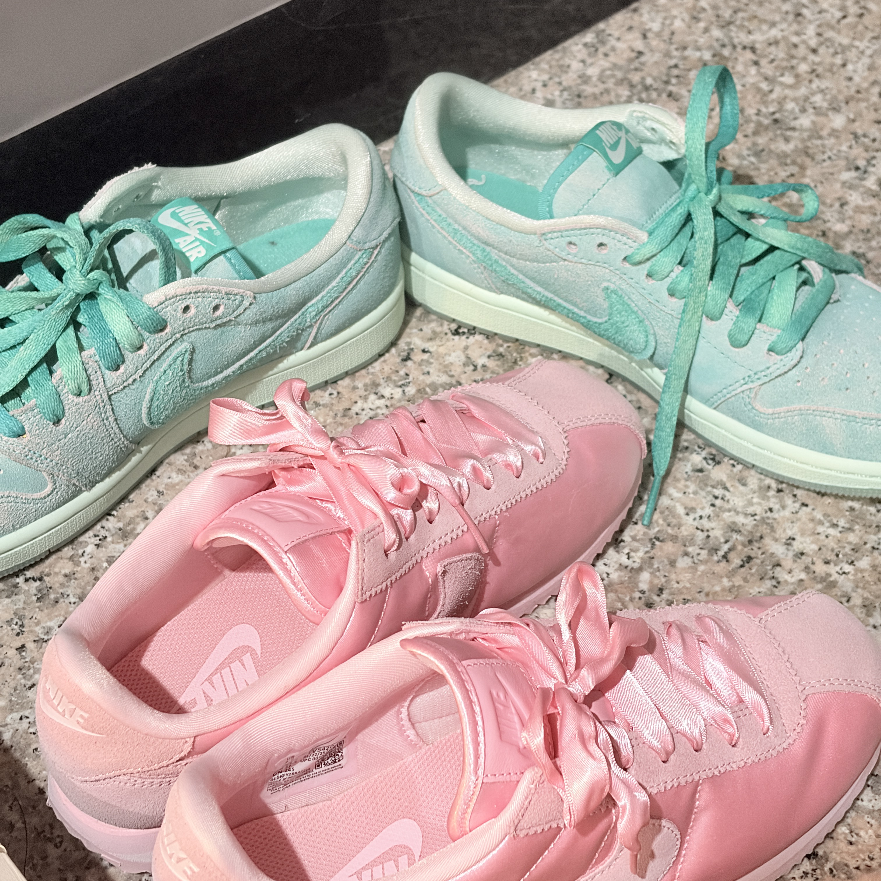 (W) Jordan 1 Retro Low OG Washed Teal, (W) Nike Cortez Textile Pink 착용 스타일 - 5