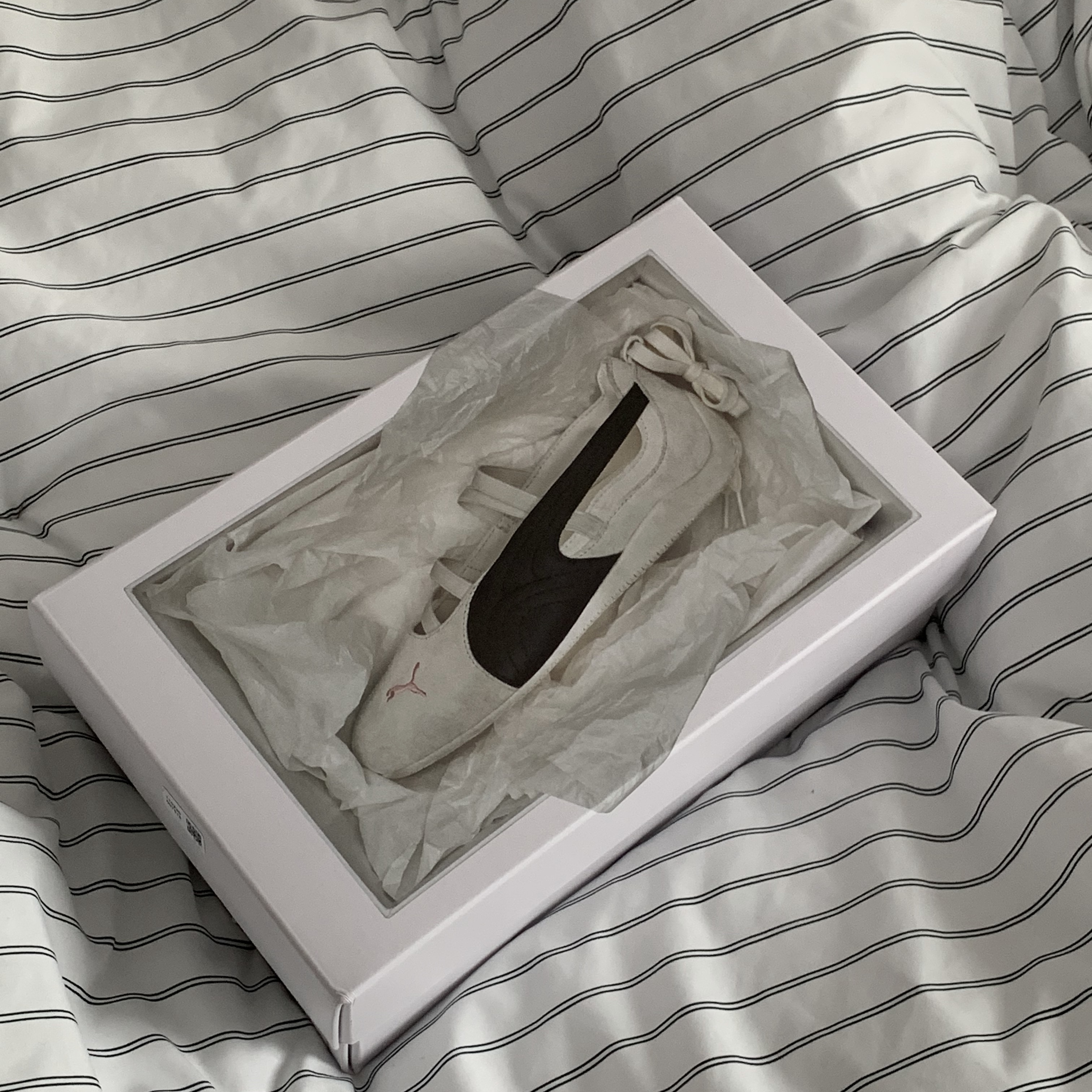(W) Puma x Rosé Speedcat Ballet SD Warm White Black 착용 스타일 - 1