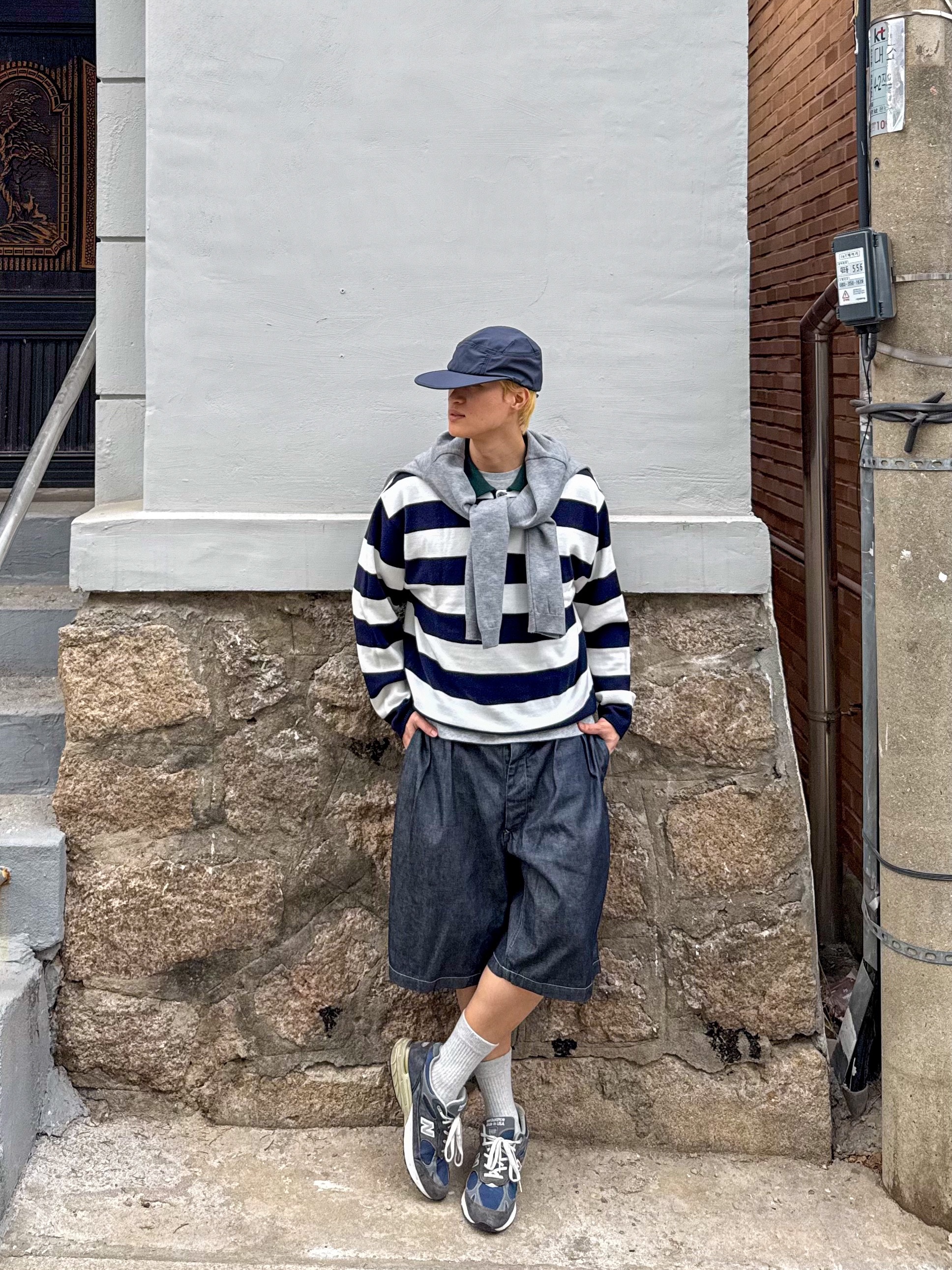 Knitted Boucle Reglan Crop Round Knit Navy, Knitted Stripe Rugby Collar Knit Navy 착용 스타일 - 3