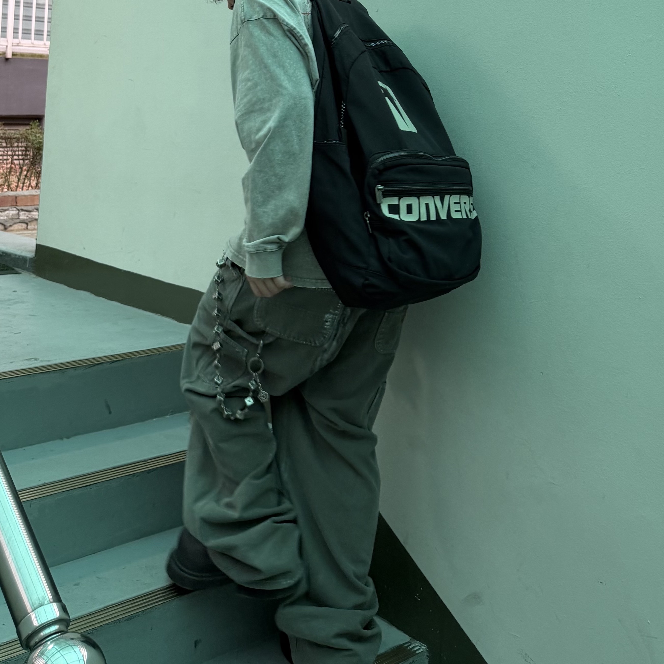 Converse x Drkshdw Oversized Backpack Black, Awende Beheading Asaemon Long Sleeve T-Shirt White 착용 스타일 - 2