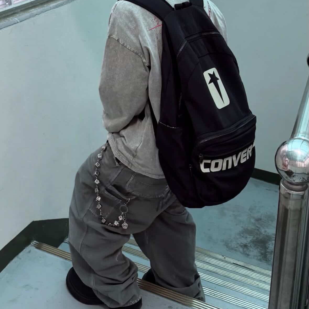 Converse x Drkshdw Oversized Backpack Black, Awende Beheading Asaemon Long Sleeve T-Shirt White 착용 스타일 - 1