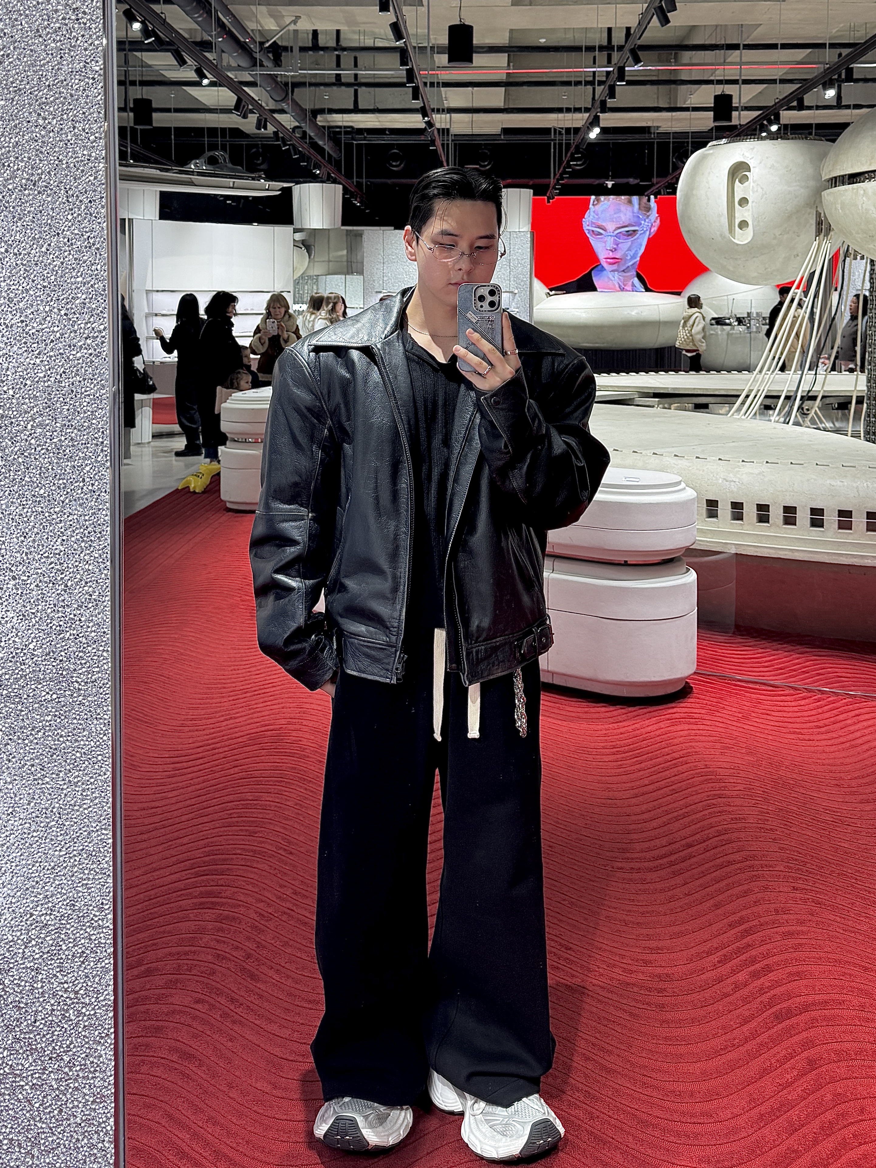 Nonnod Scuba Pajama Pants Black, Balenciaga 10XL Sneakers White Black Grey 착용 스타일 - 3