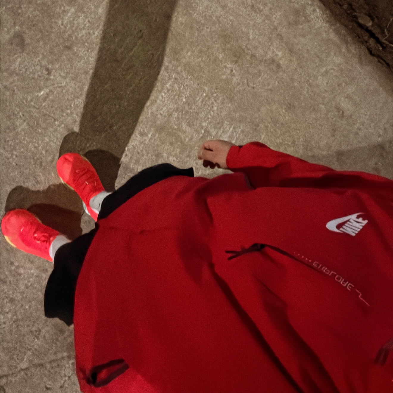 Nike Air Zoom Alphafly Next% 3 Bright Crimson Lime Blast, Nike x Stussy Windrunner Jacket Habanero Red 착용 스타일