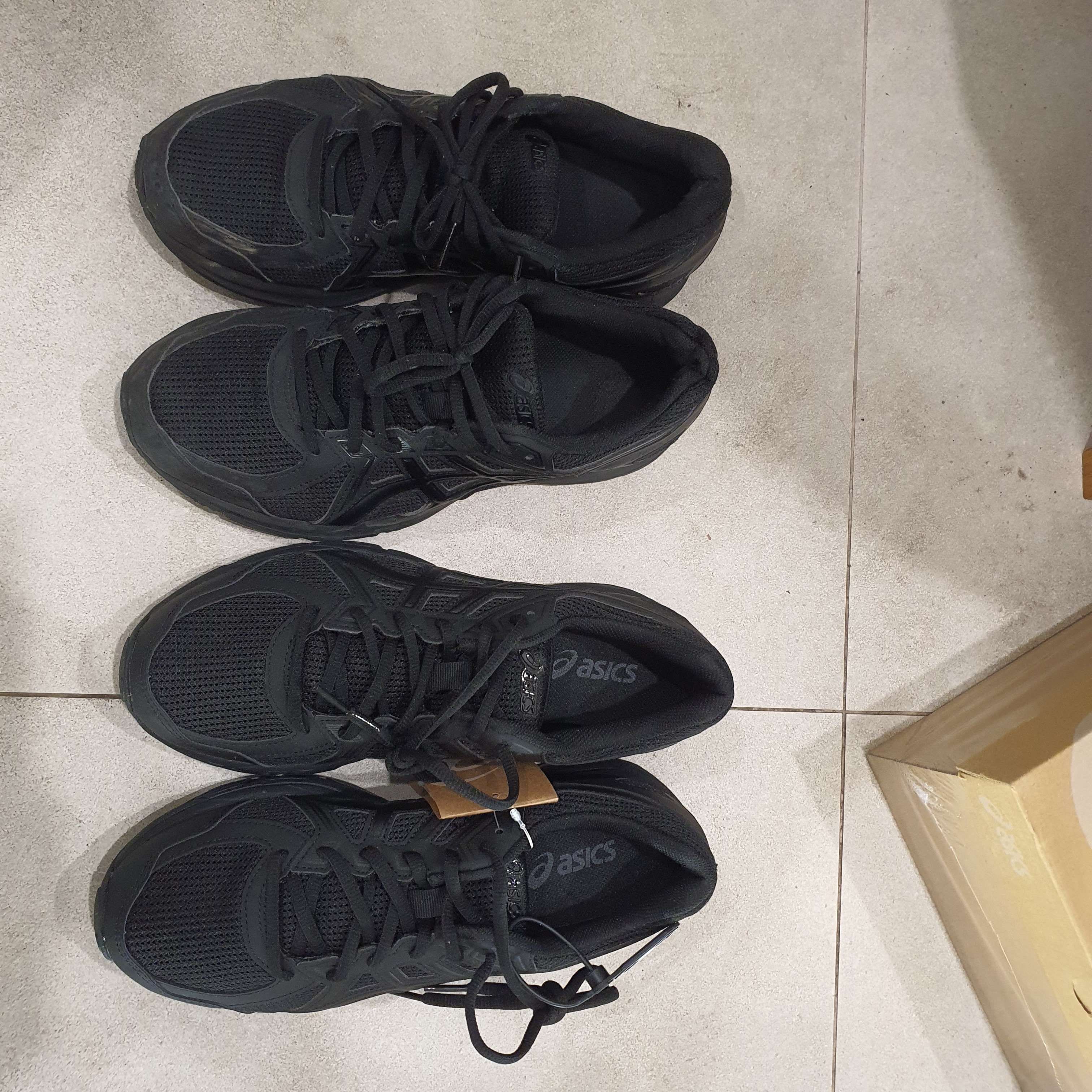 Asics Jog 100 T Black - 4E Extra Wide, Asics Jog 100 2 Black - 4E Extra Wide 착용 스타일 - 1