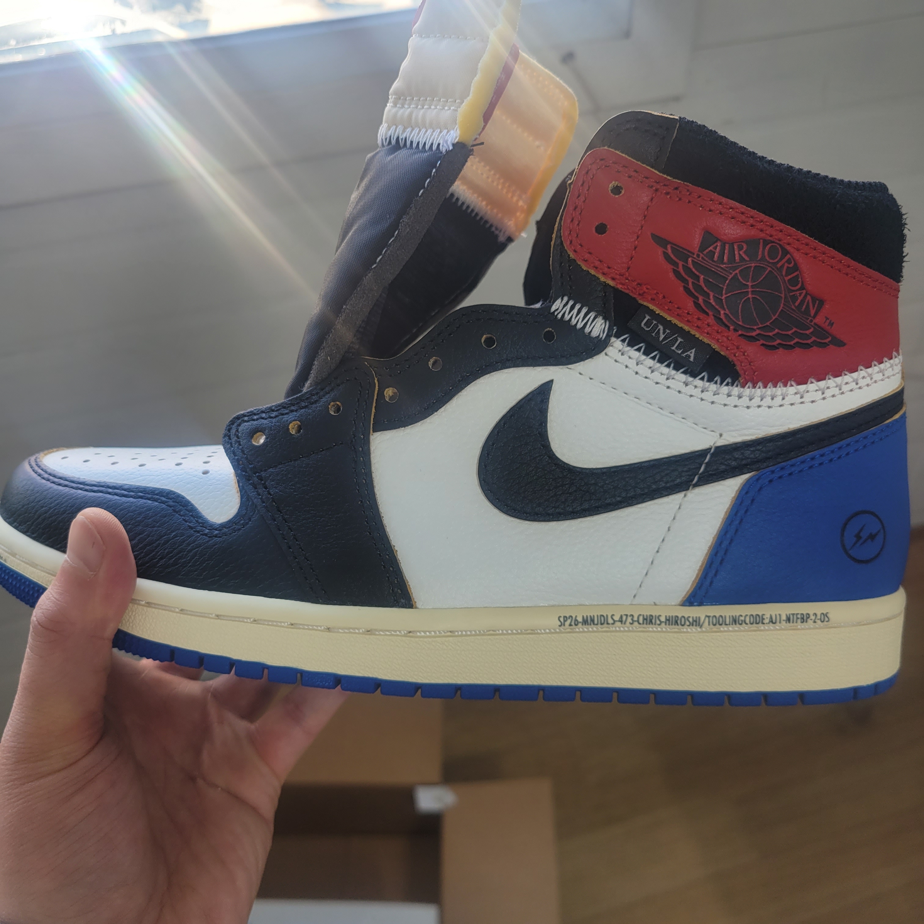 Jordan 1 x Fragment x Union LA Black and Varsity Red 착용 스타일