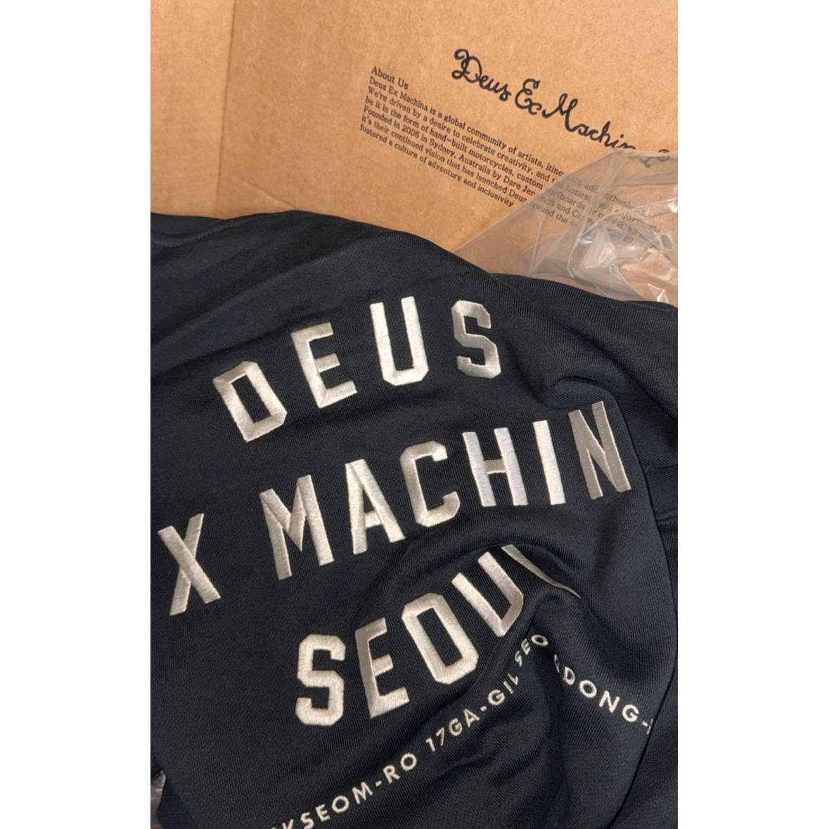 Deus Ex Machina Seoul College Hooded Jacket Black 착용 스타일