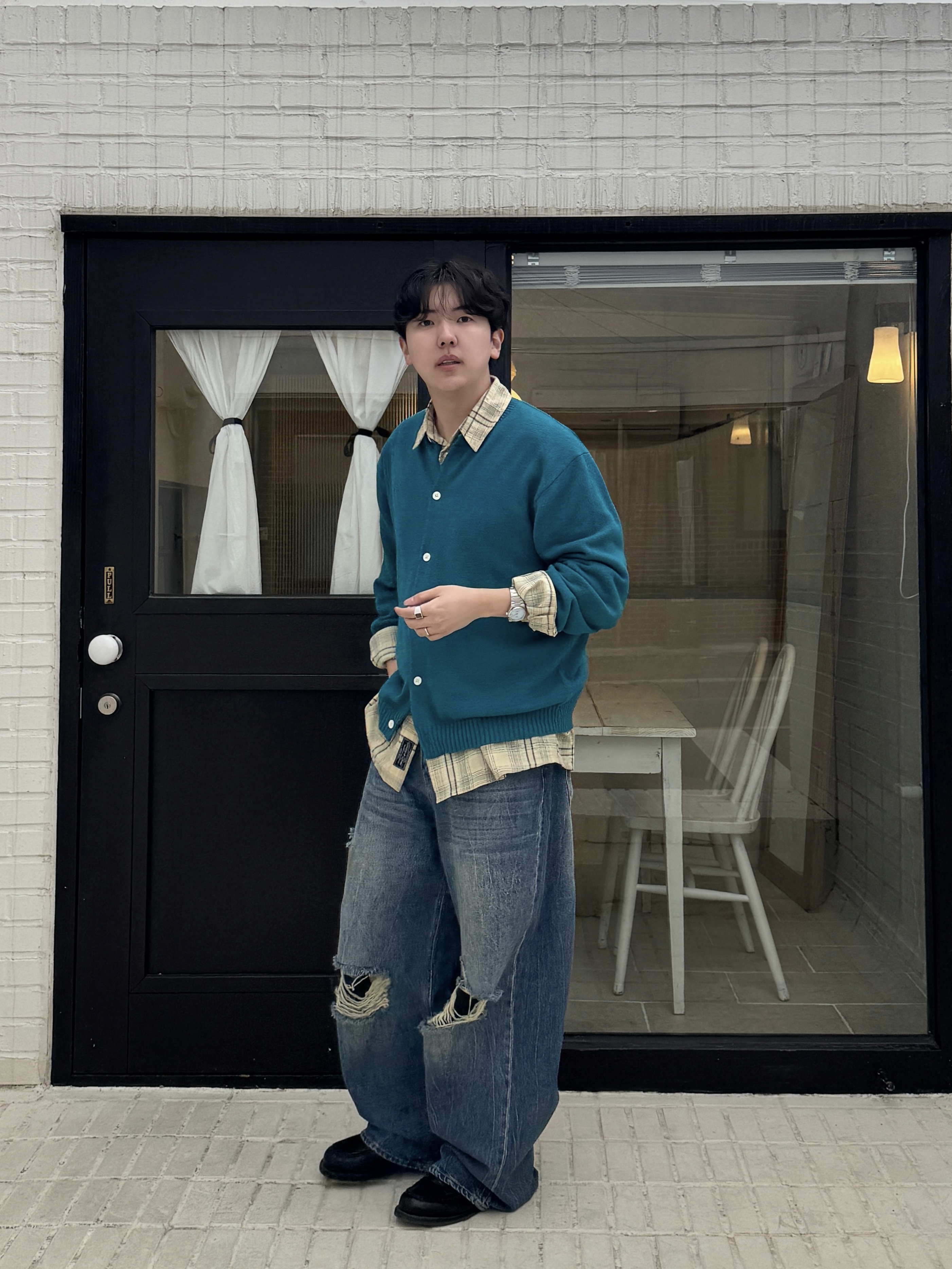 Noun Essential Crew Neck Cardigan Turquoise 착용 스타일 - 1