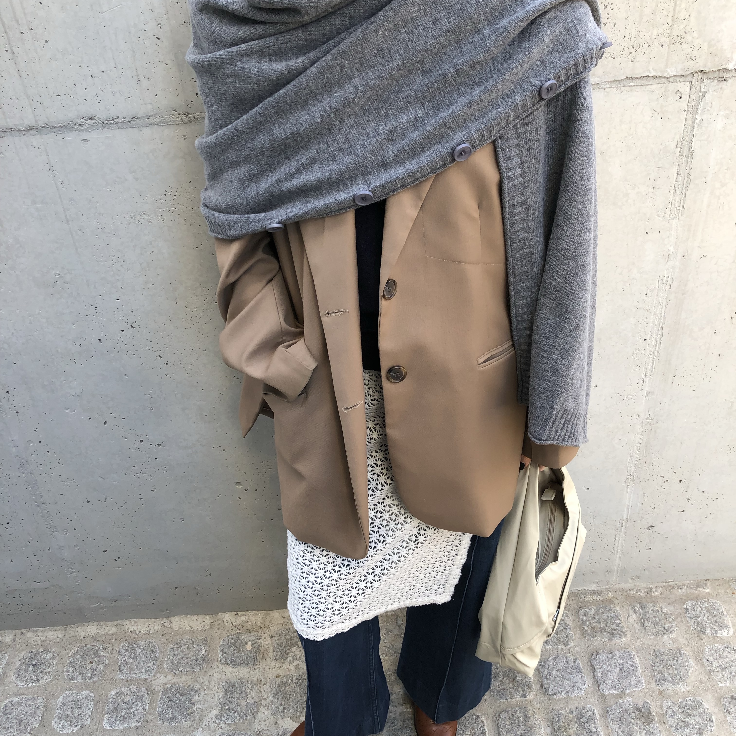 ACOC Agenda S Bag_Butter Beige 착용 스타일 - 3