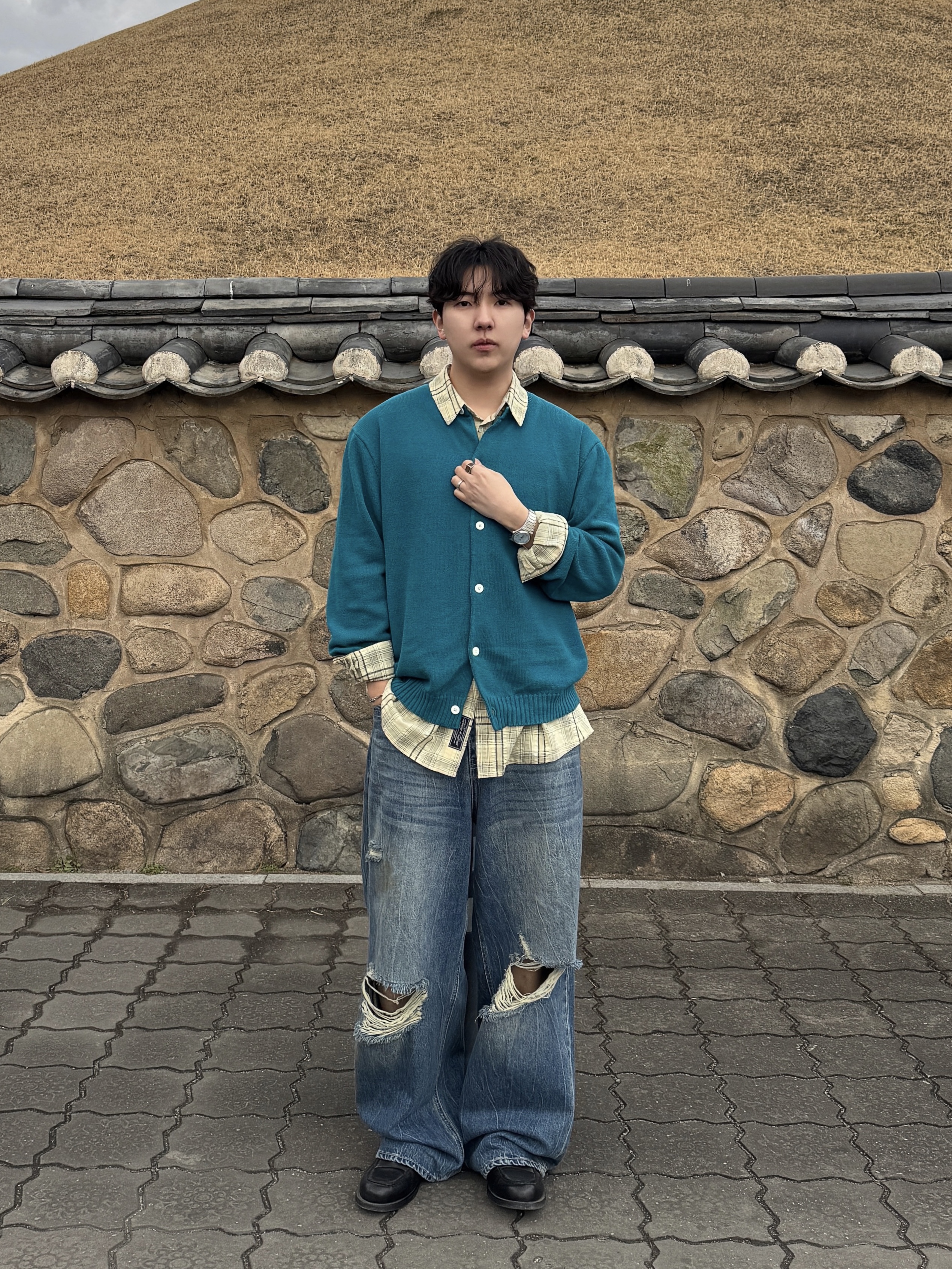Noun Essential Crew Neck Cardigan Turquoise 착용 스타일 - 5