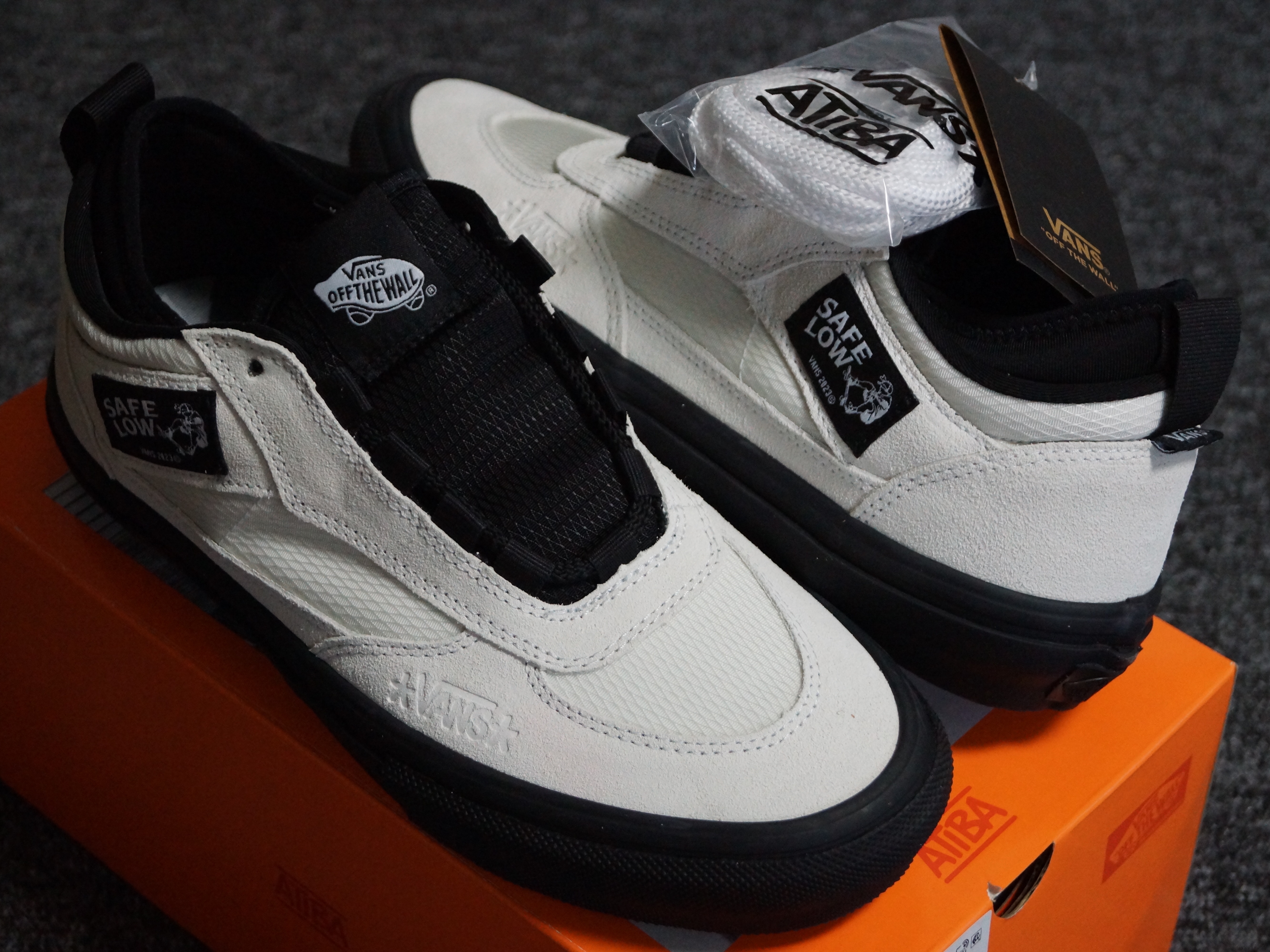 Vans x Atiba Jefferson Skate Safe Low Bone White Black 착용 스타일