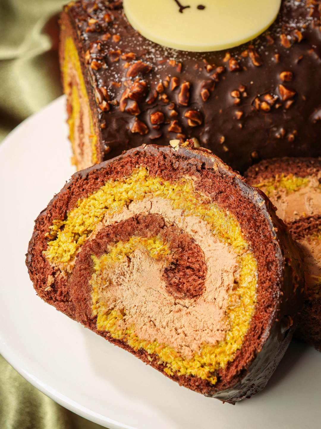 [KREAM 단독] tongtonge Dubai Style Chocolate Roll Cake, [KREAM 단독] Dopamin Dessert Fresh Fruit Dubai Pistachio Chewy Cookie Set 착용 스타일 - 3